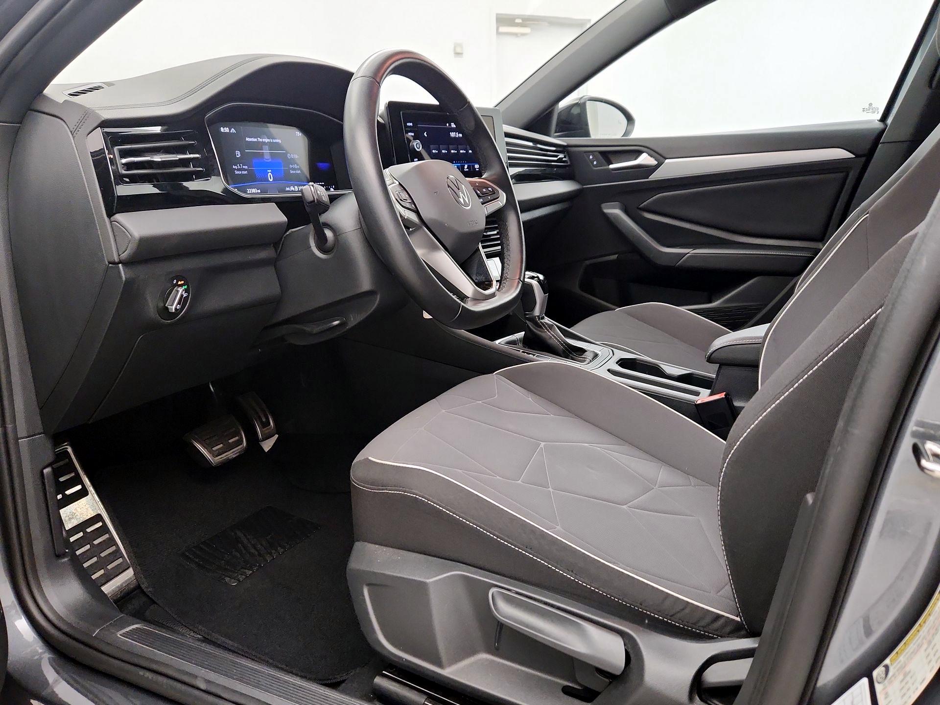 Thumbnail: 2025 Volkswagen Jetta - 11