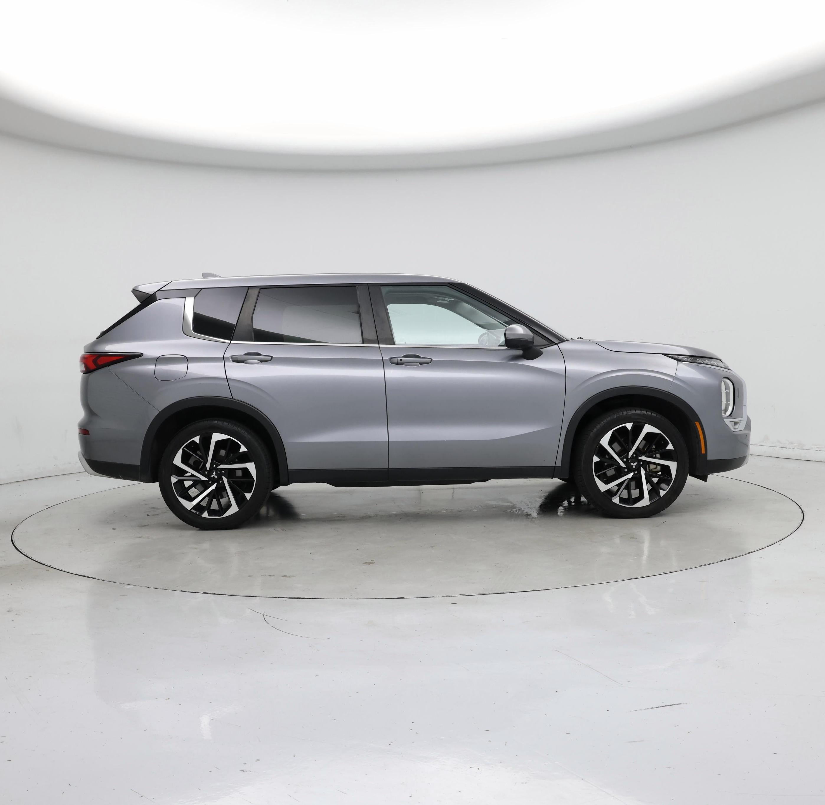 Thumbnail: 2024 Mitsubishi Outlander - 7