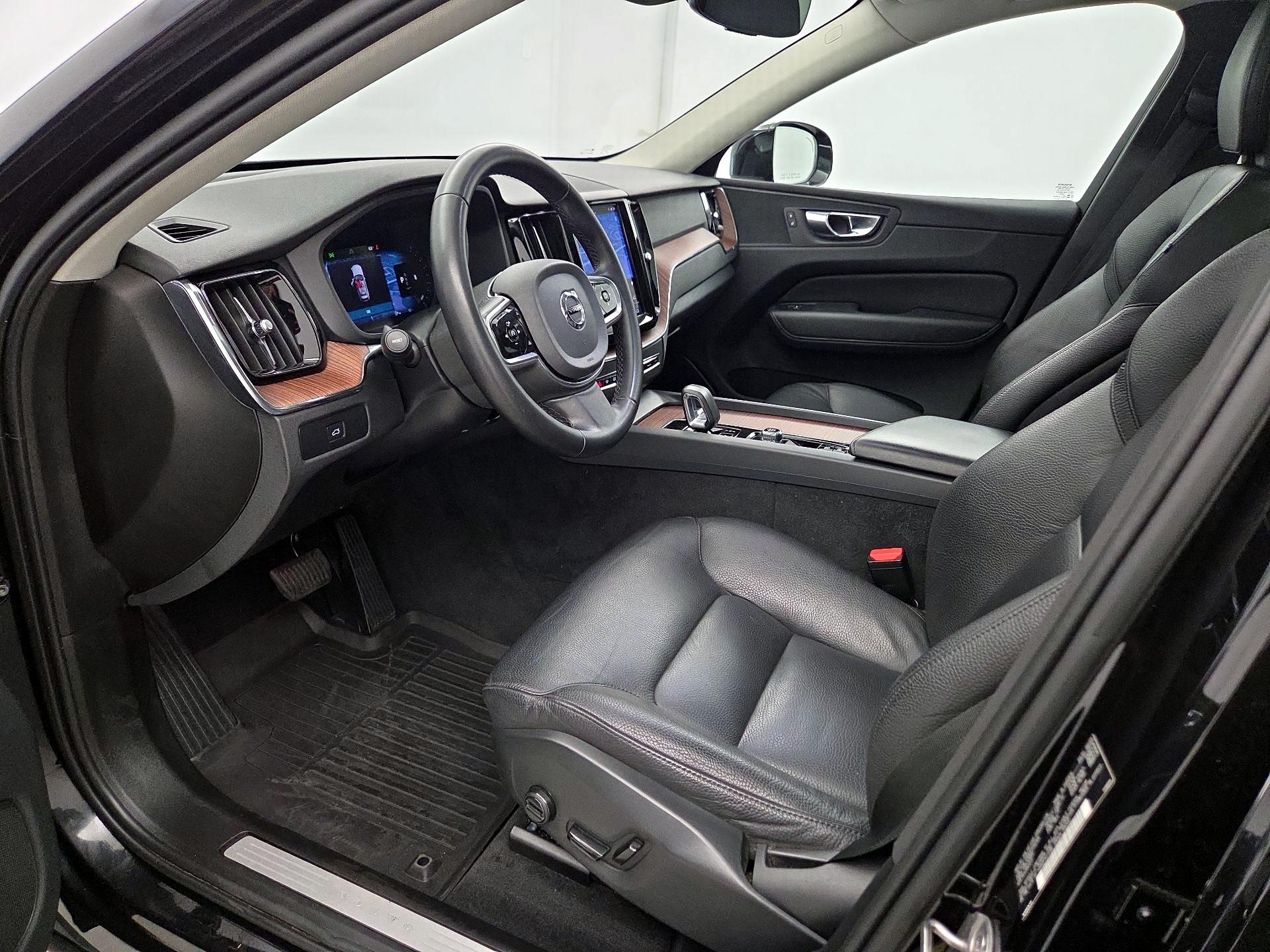 Thumbnail: 2023 Volvo XC60 - 11