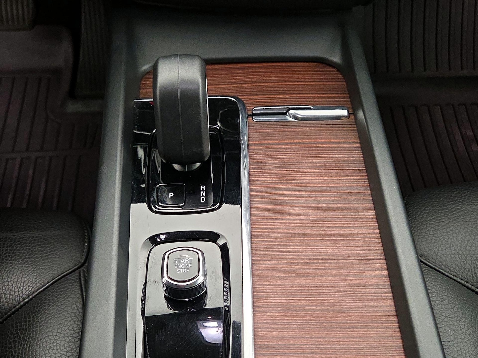 2023 Volvo XC60 Plus - Photo 19