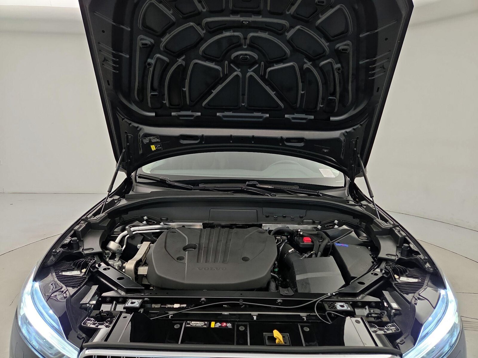 2023 Volvo XC60 Plus - Photo 23