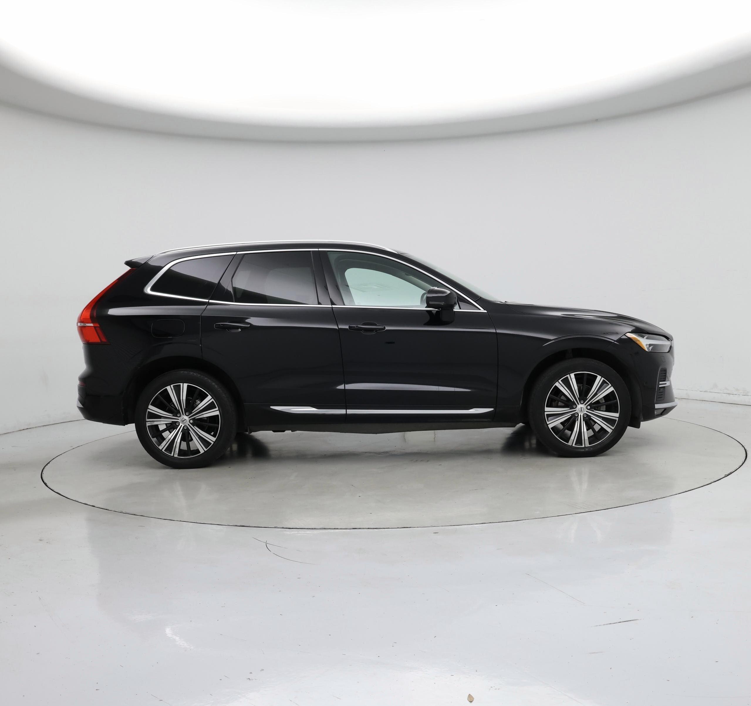 Thumbnail: 2023 Volvo XC60 - 7