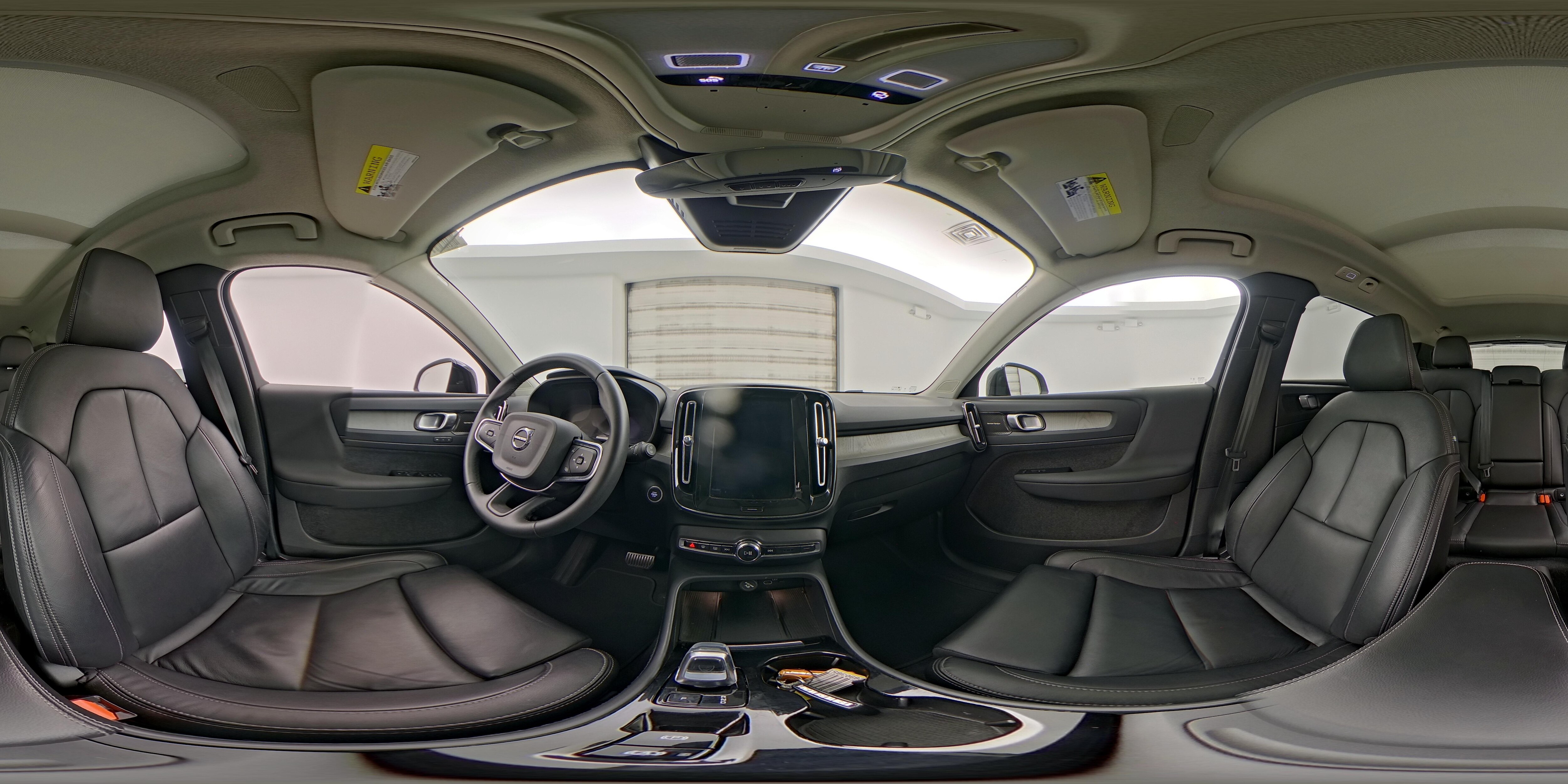 2024 Volvo XC40 Plus - Photo 25