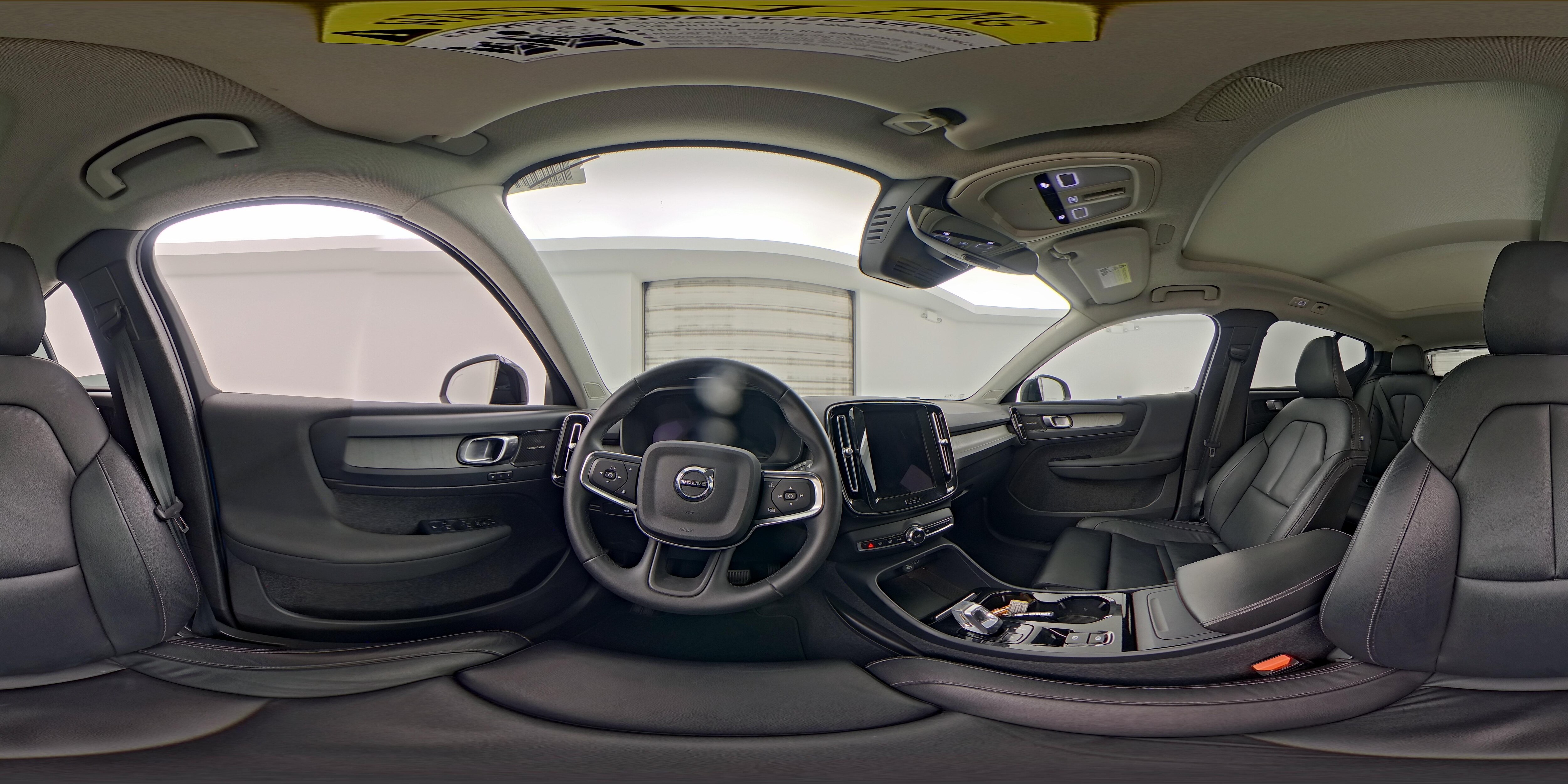 2024 Volvo XC40 Plus - Photo 27