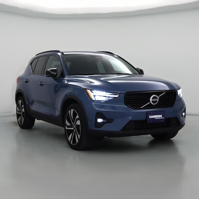 2024 Volvo XC40 B5 Plus Dark Theme