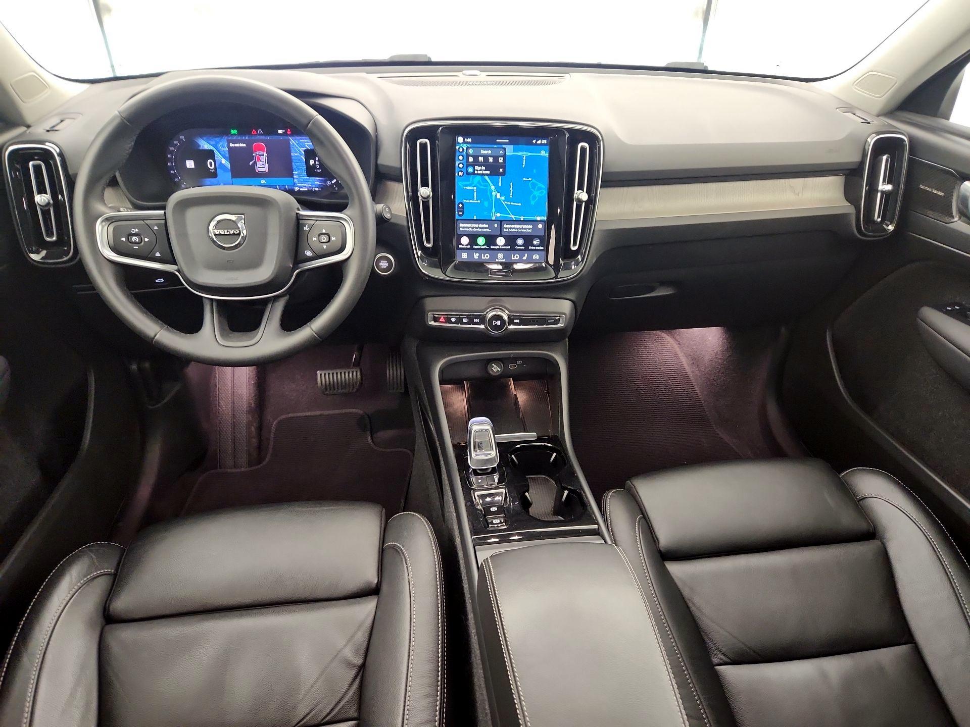 Thumbnail: 2024 Volvo XC40 - 9