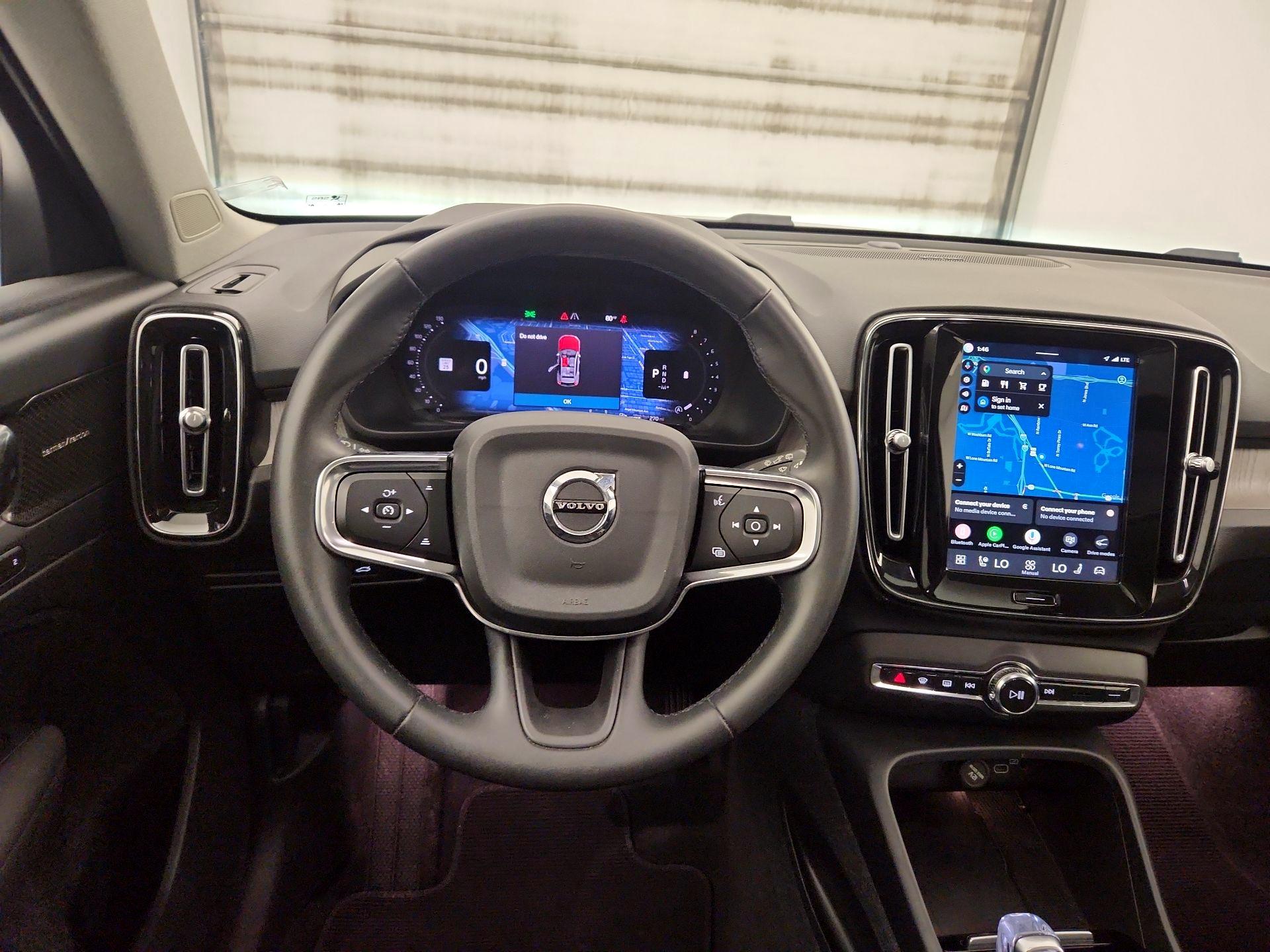 Thumbnail: 2024 Volvo XC40 - 10