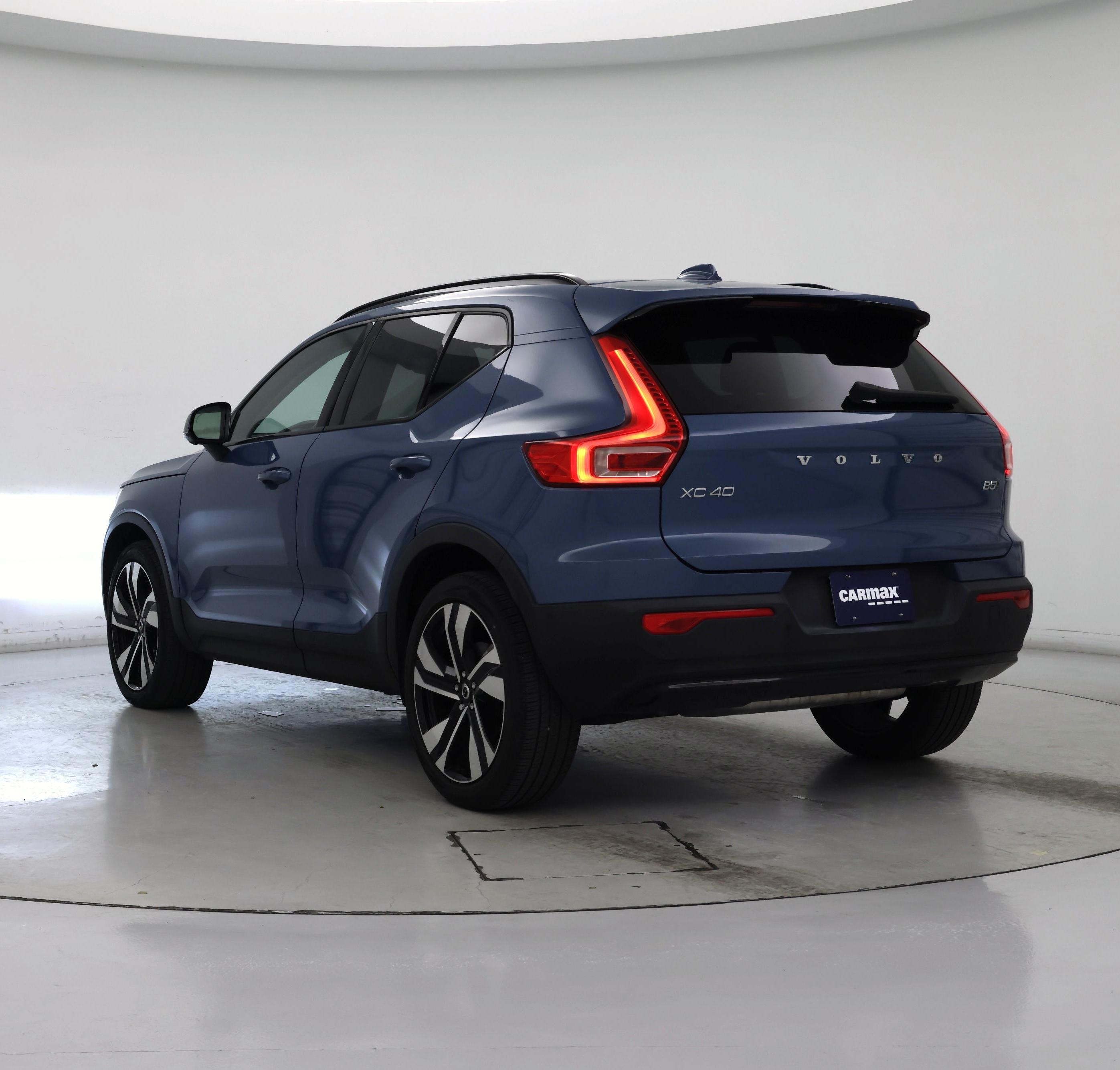 Thumbnail: 2024 Volvo XC40 - 2