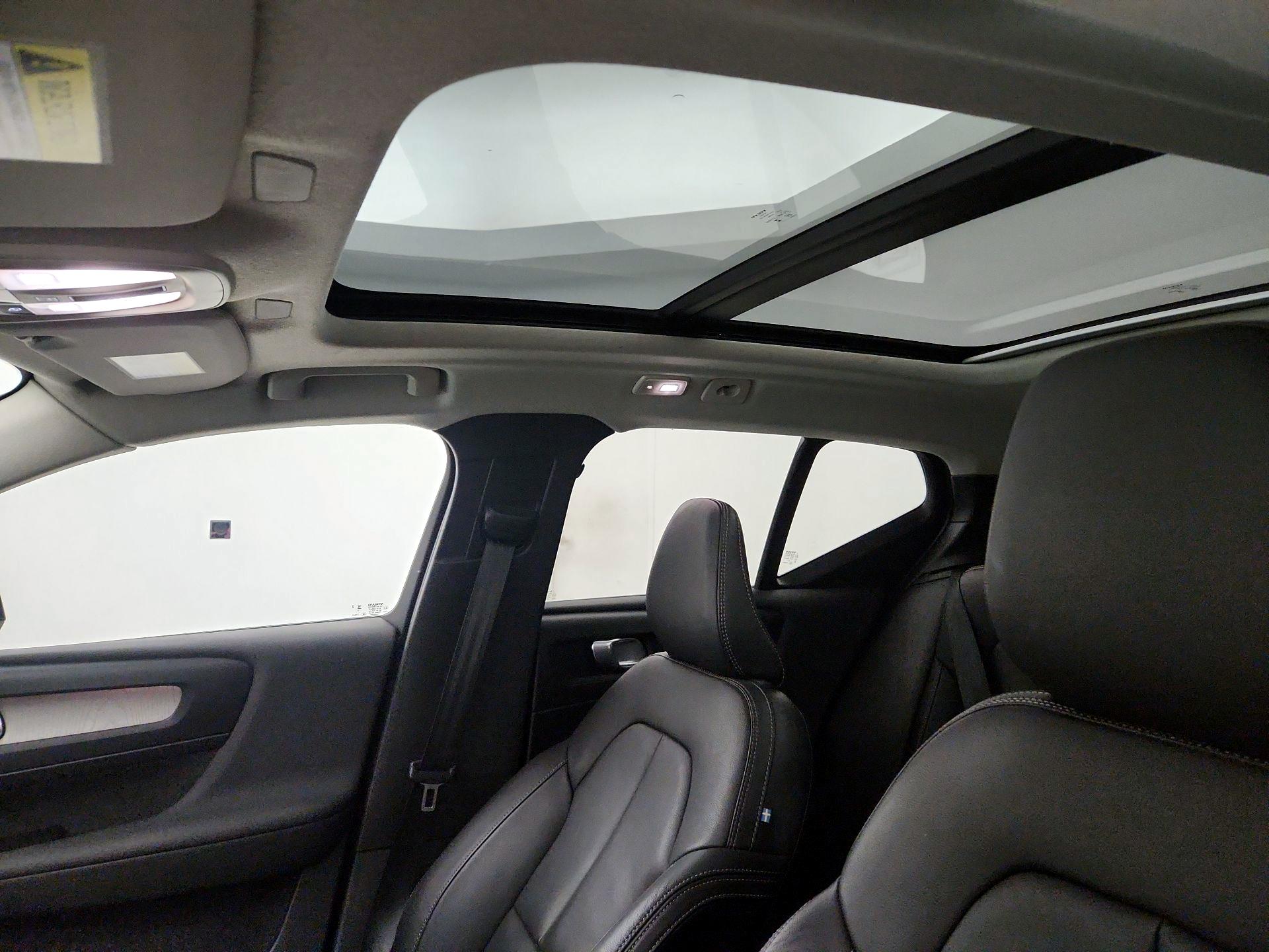 Thumbnail: 2024 Volvo XC40 - 19