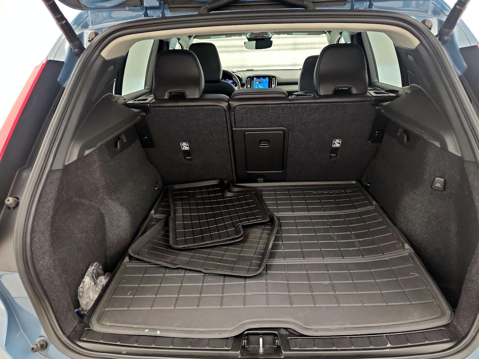 2024 Volvo XC40 Plus - Photo 22