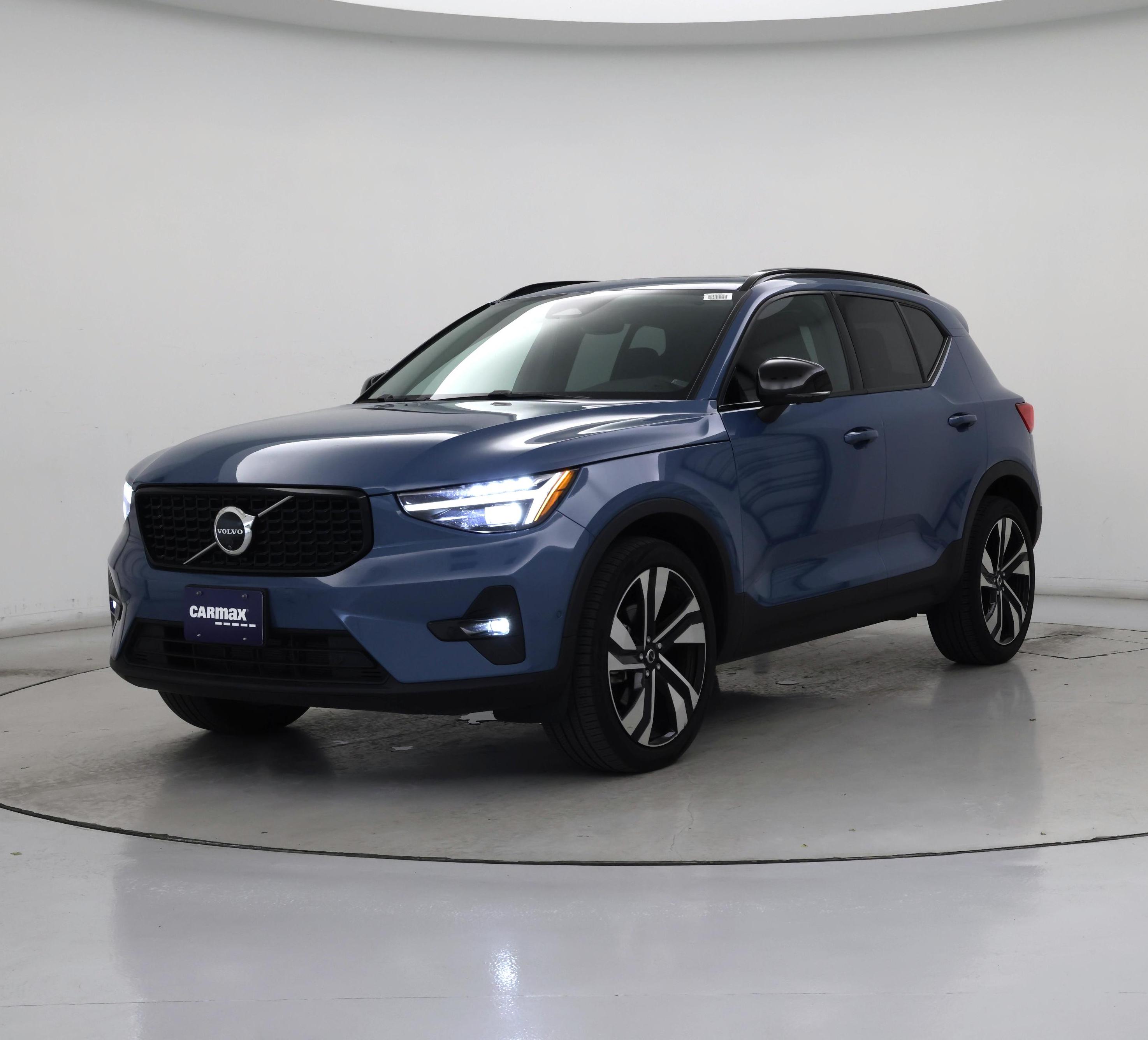 Thumbnail: 2024 Volvo XC40 - 4