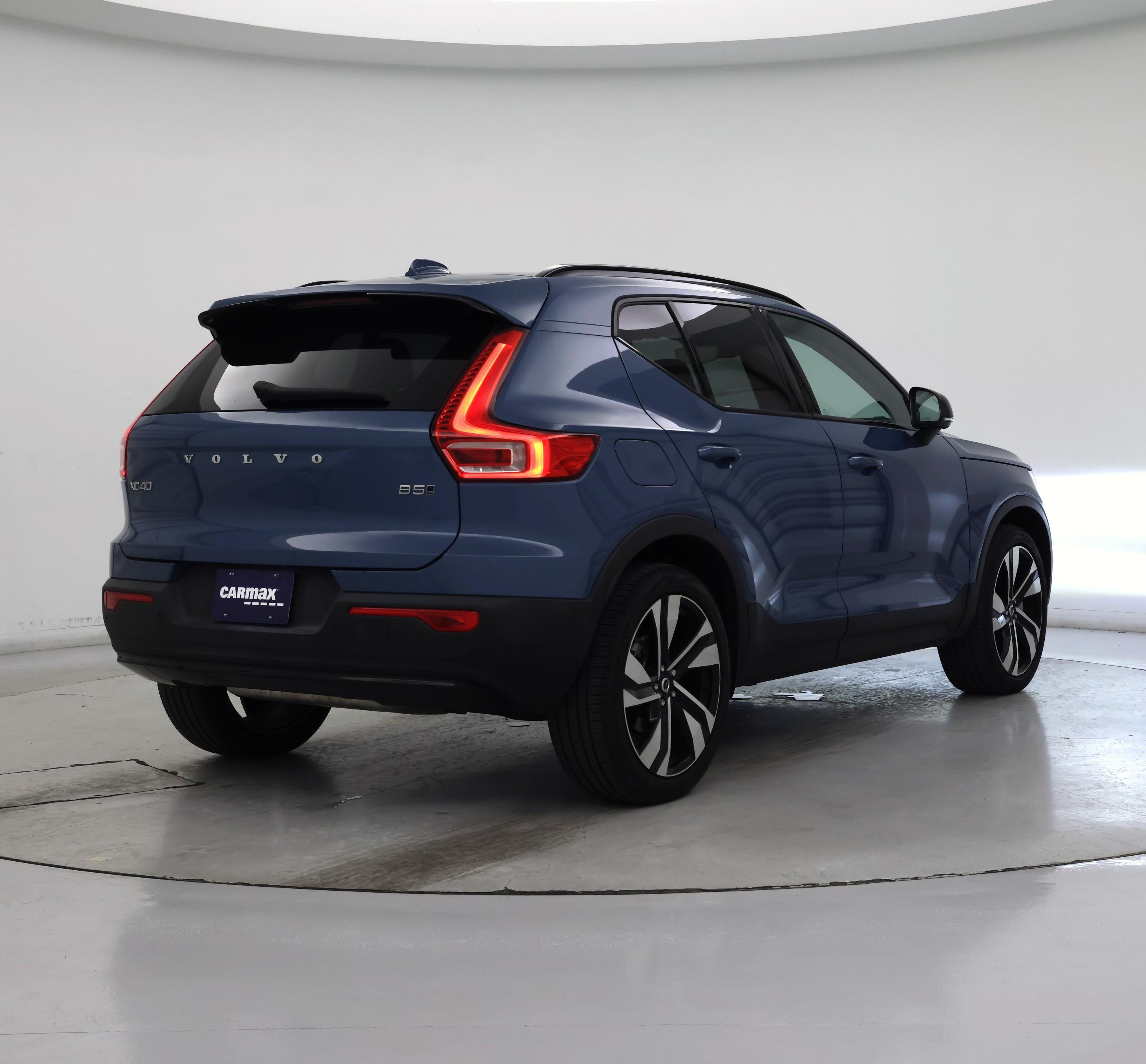 Thumbnail: 2024 Volvo XC40 - 8