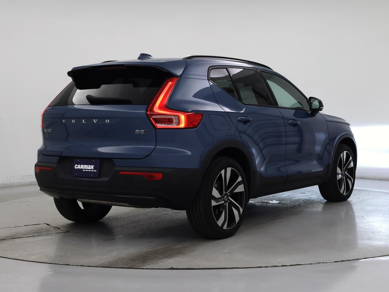 2024 Volvo XC40 Plus - Photo 9