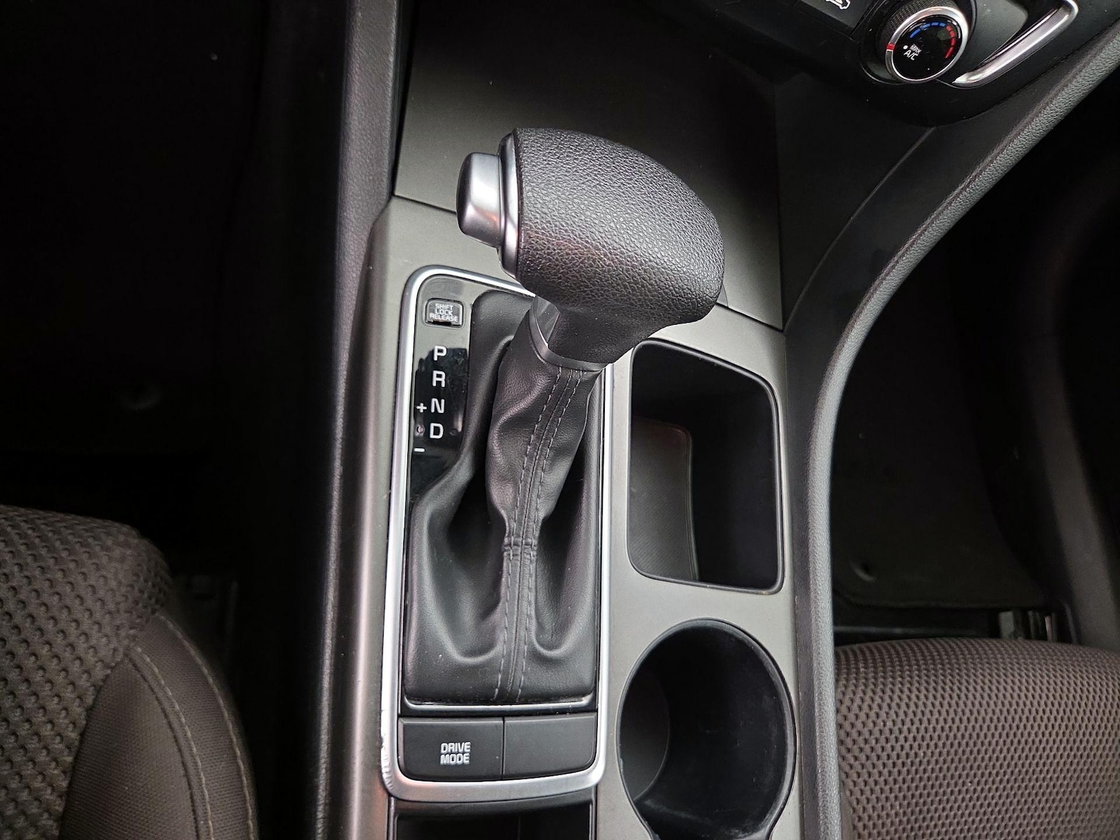2019 Kia Optima LX - Photo 18