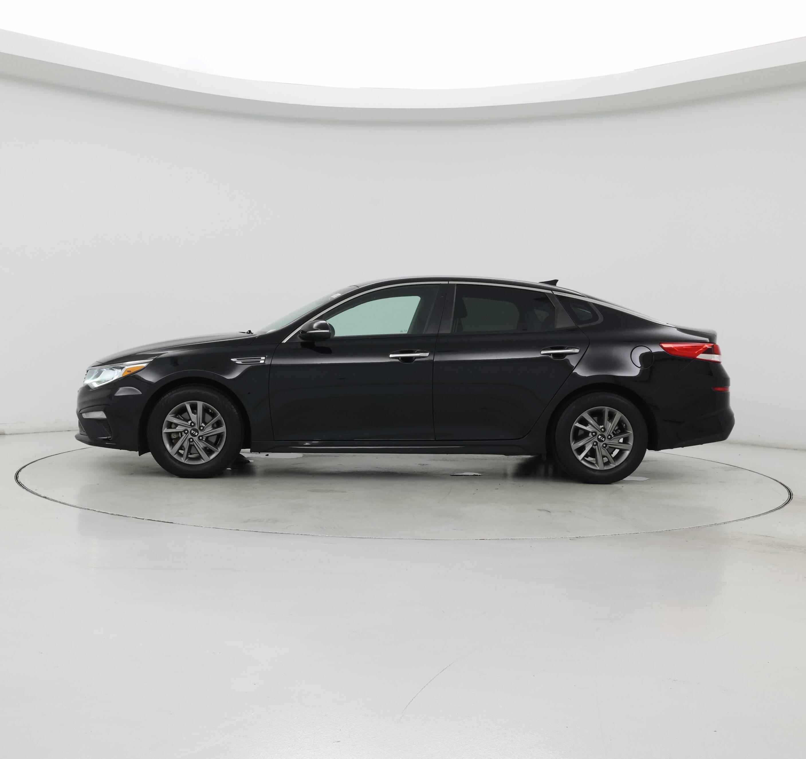 Thumbnail: 2019 Kia Optima - 3