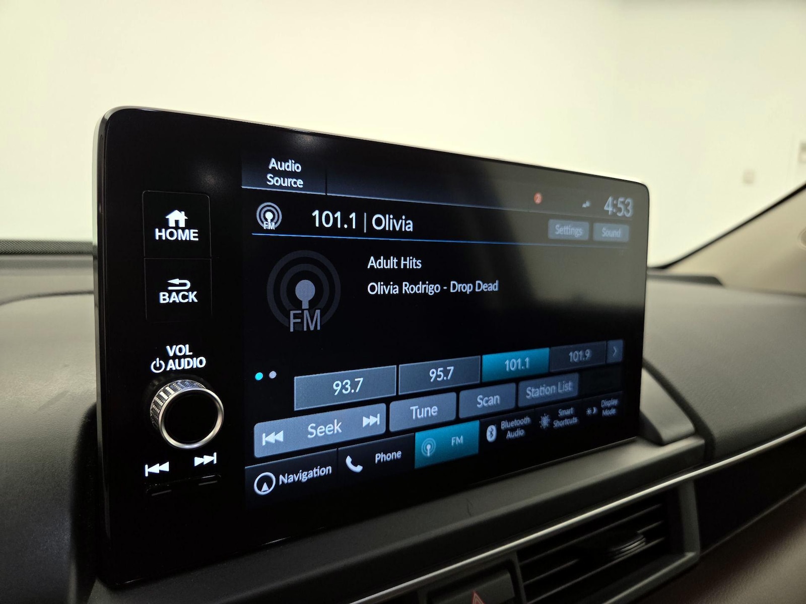 2023 Honda Pilot Elite - Photo 17