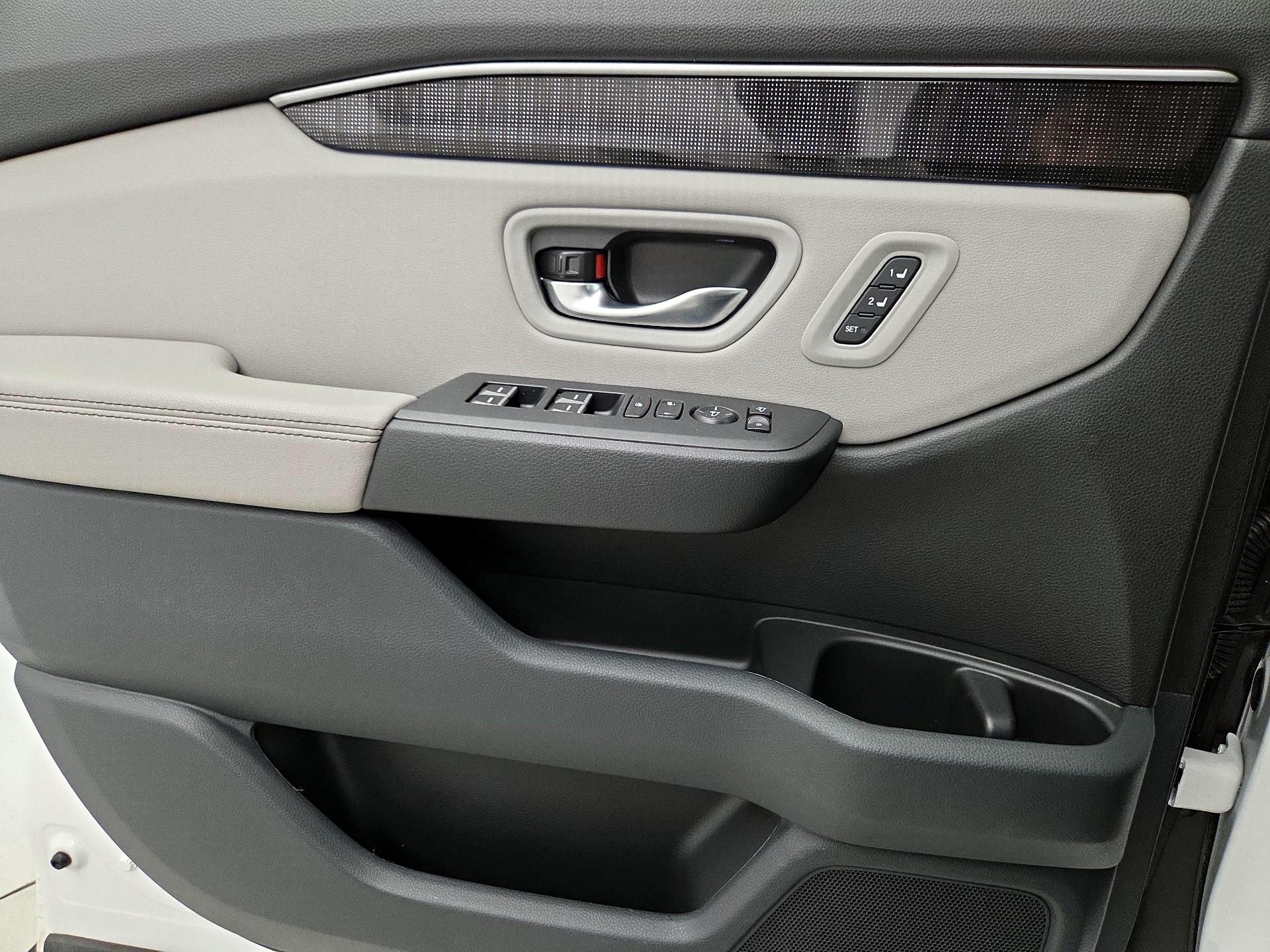 Thumbnail: 2023 Honda Pilot - 12