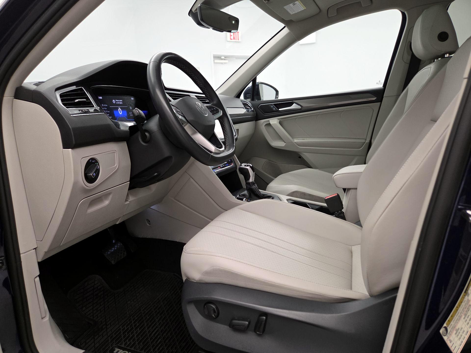 Thumbnail: 2023 Volkswagen Tiguan - 11