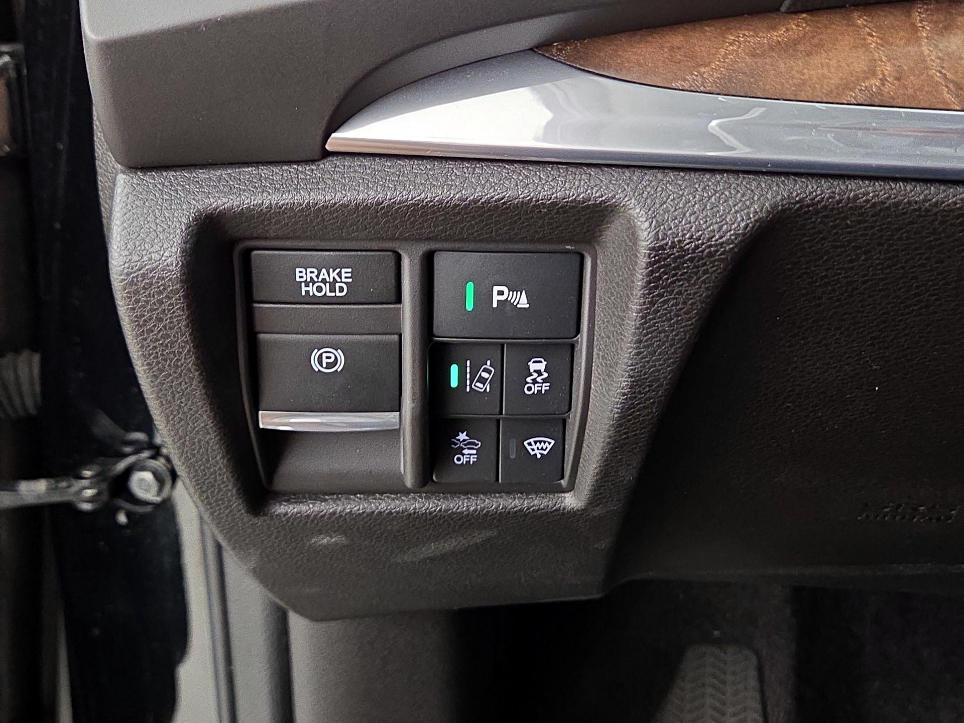 Thumbnail: 2018 Acura MDX - 13