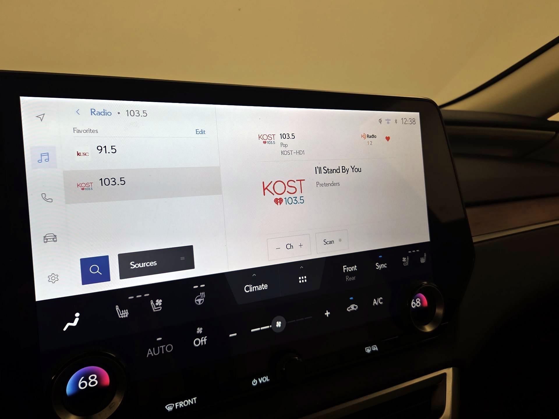Thumbnail: 2023 Lexus RX - 16