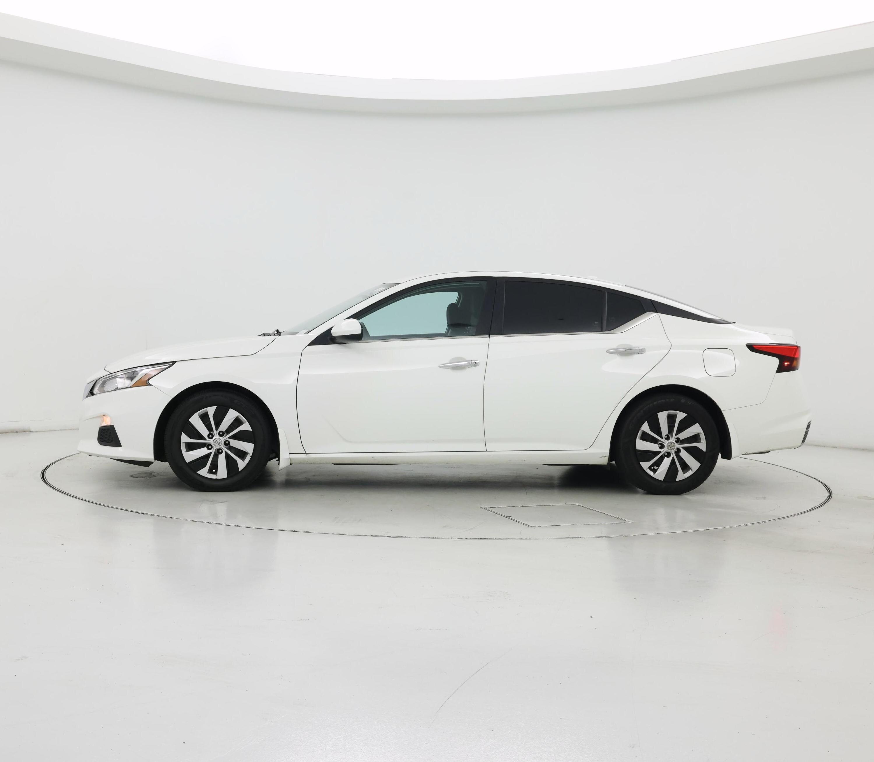 Thumbnail: 2020 Nissan Altima - 3