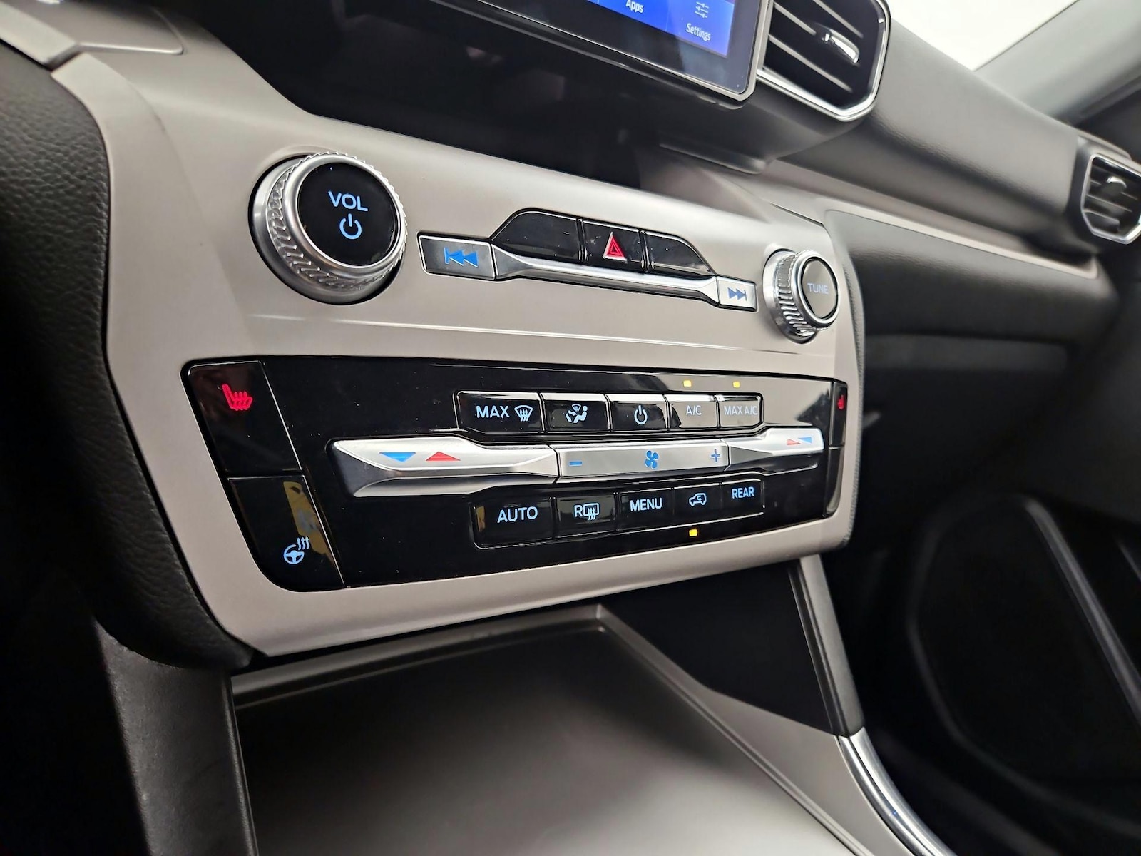 2023 Ford Explorer XLT - Photo 17