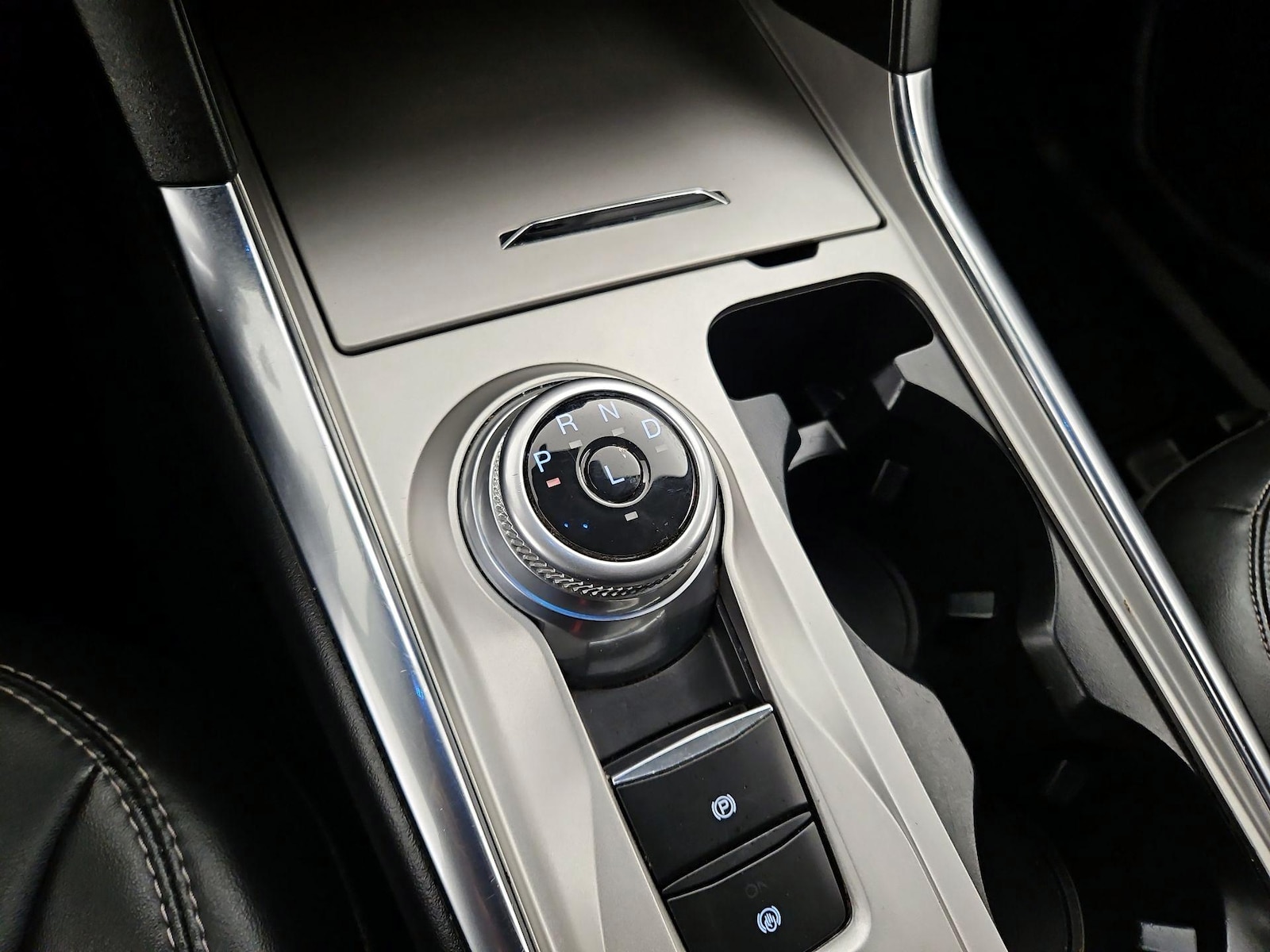 2023 Ford Explorer XLT - Photo 18