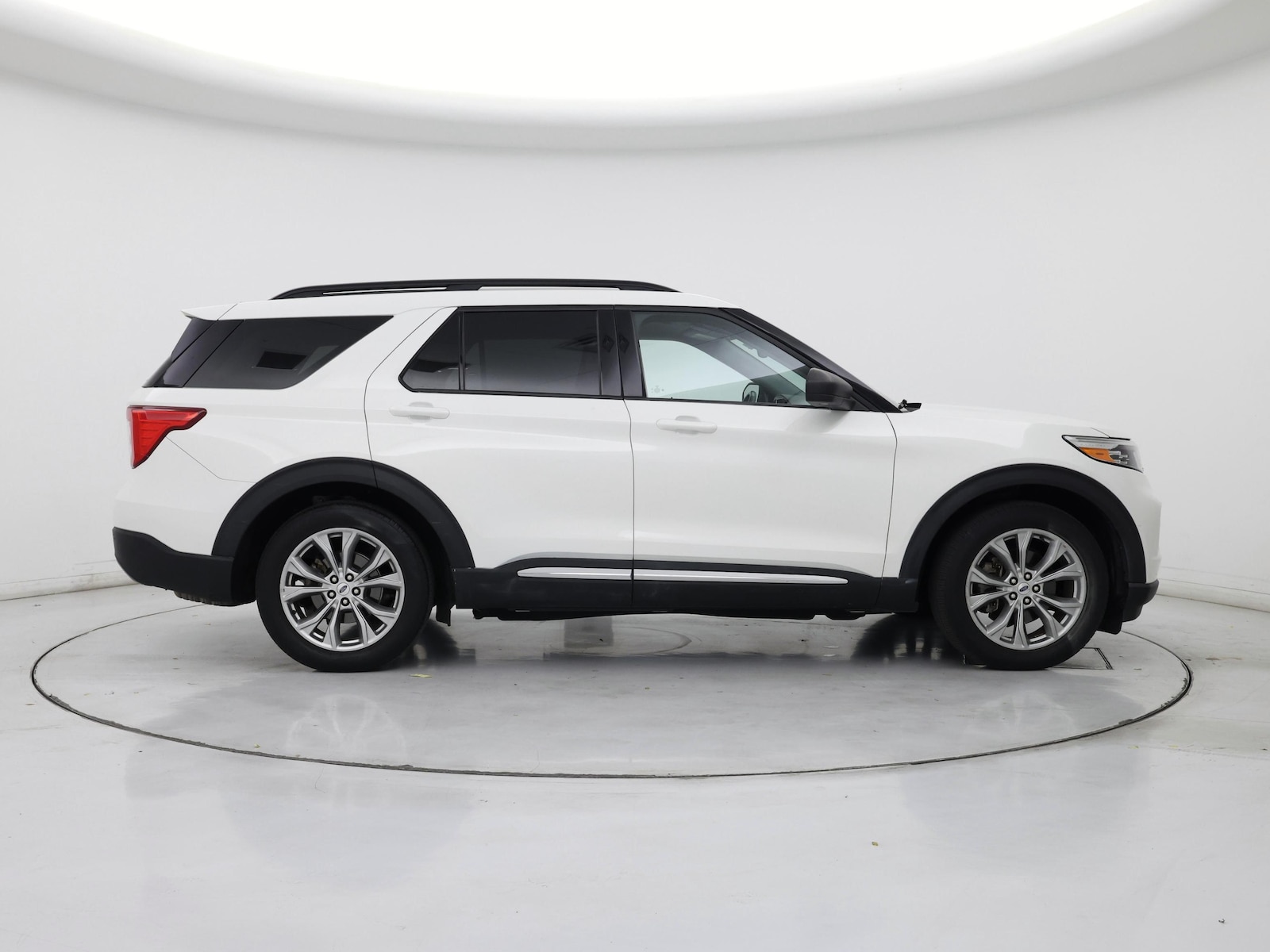 2023 Ford Explorer XLT - Photo 8