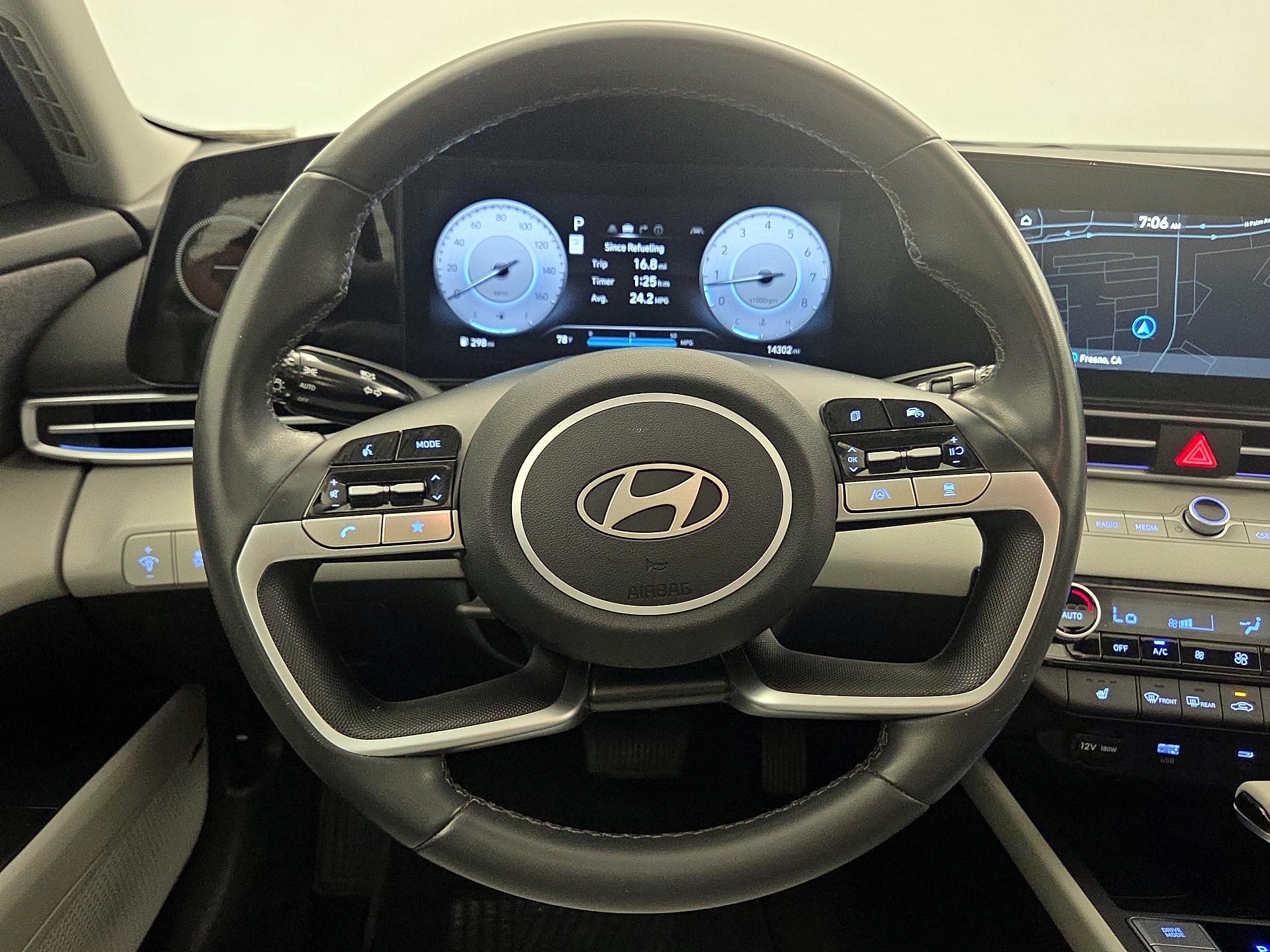 Thumbnail: 2025 Hyundai Elantra - 10
