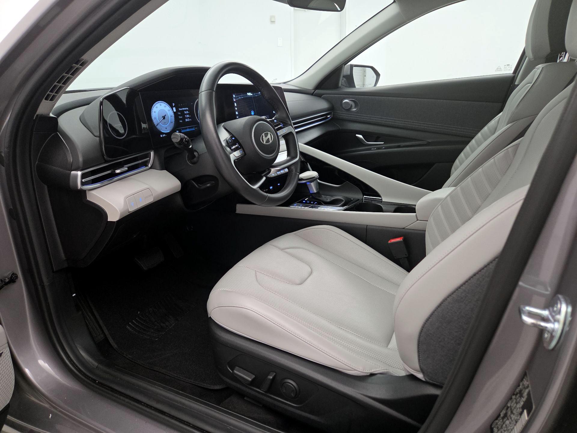 Thumbnail: 2025 Hyundai Elantra - 11