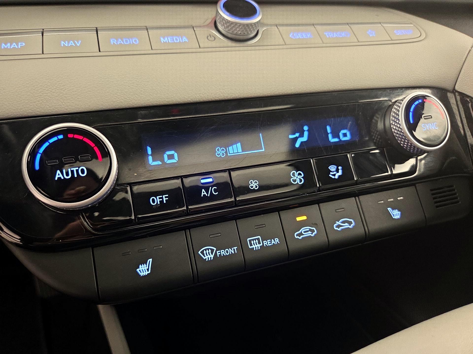 Thumbnail: 2025 Hyundai Elantra - 17