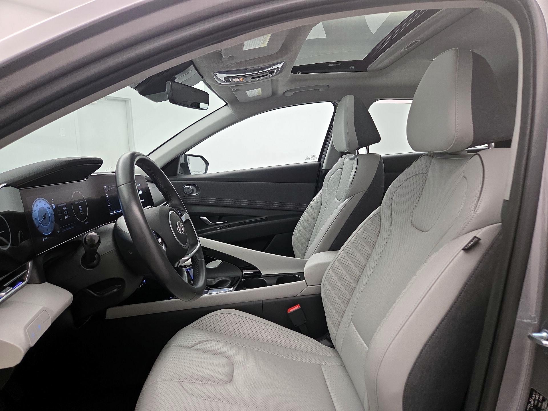 Thumbnail: 2025 Hyundai Elantra - 20