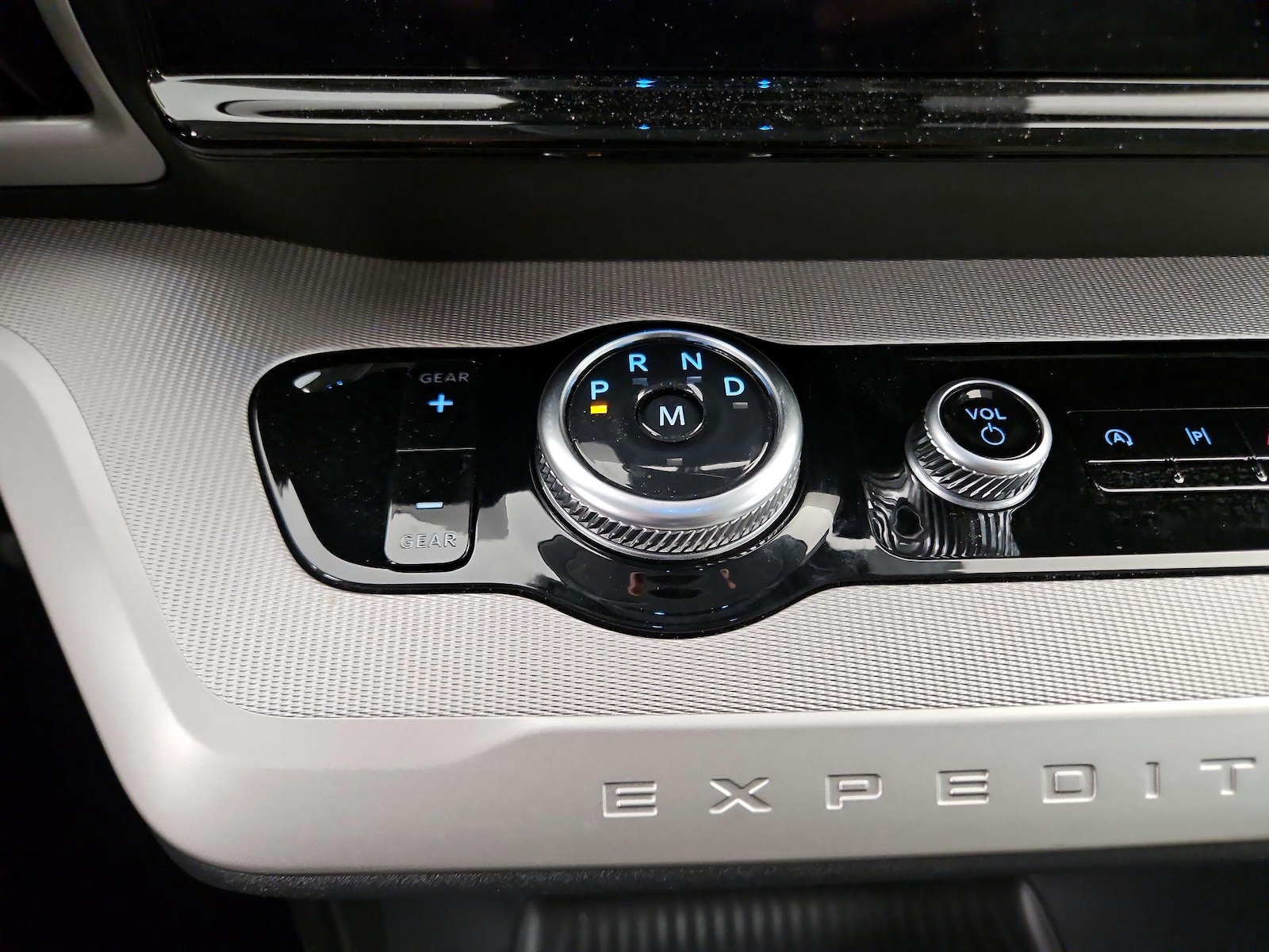 2025 Ford Expedition Active - Photo 19