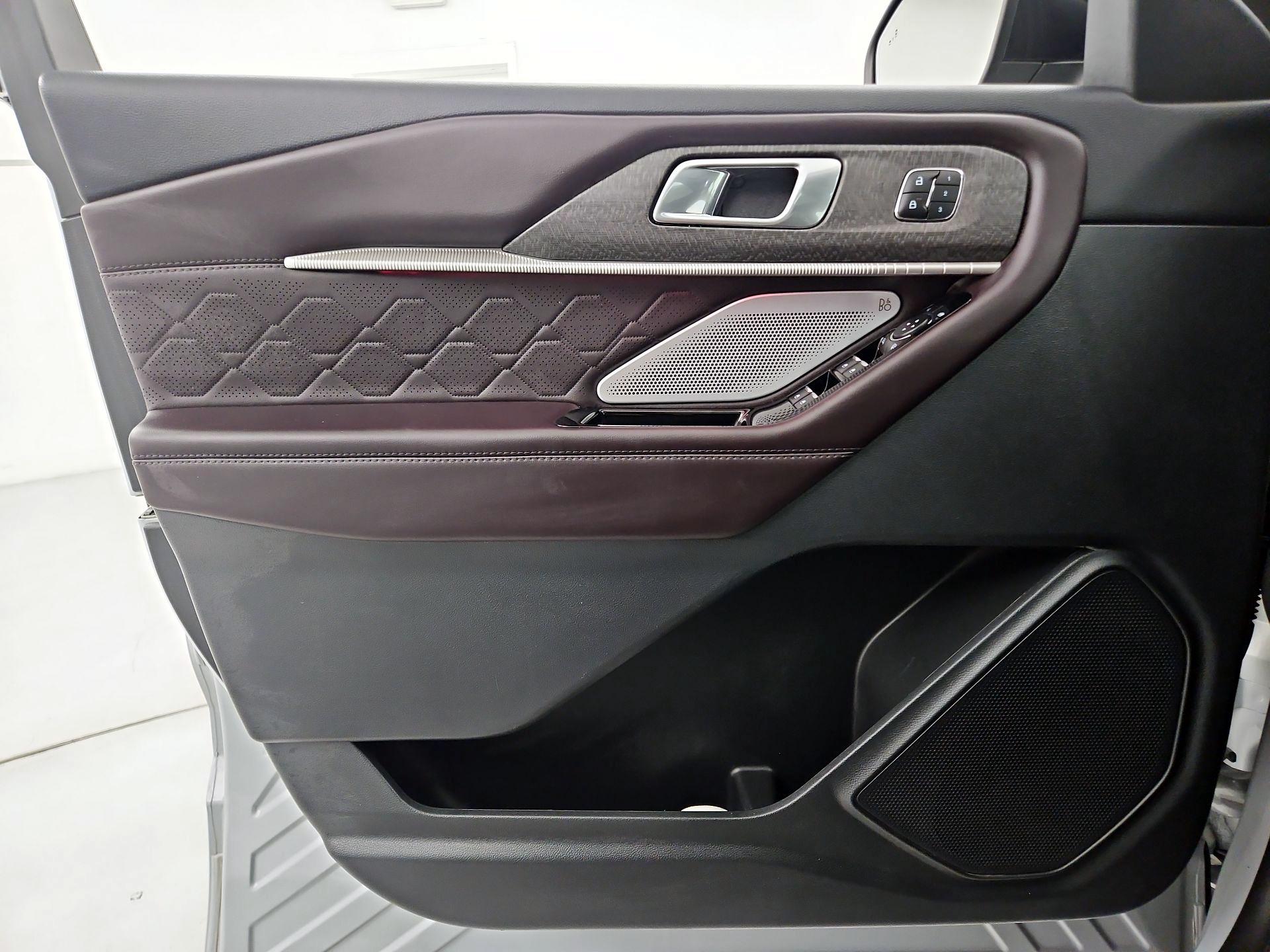 Thumbnail: 2025 Ford Explorer - 12