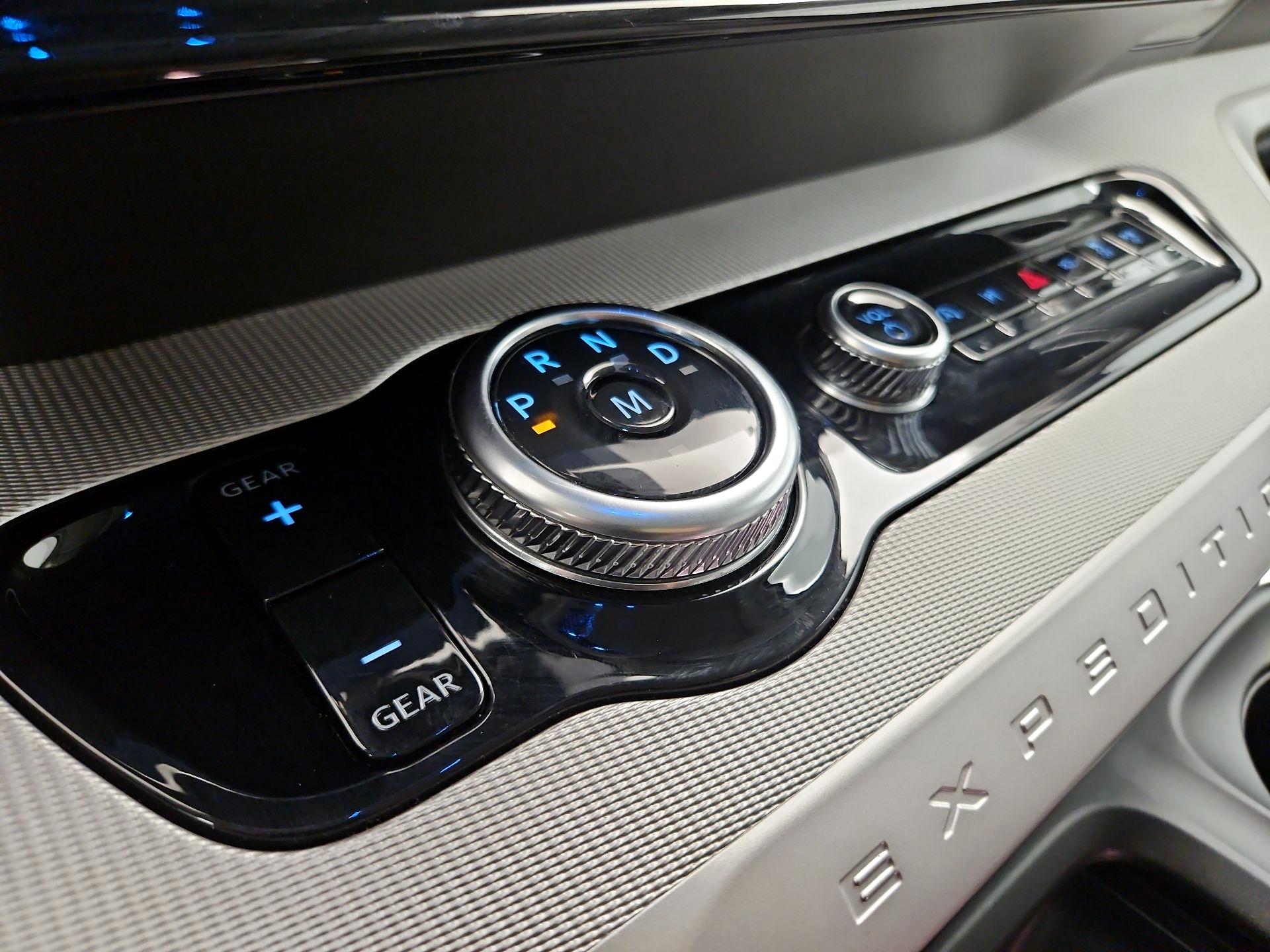 Thumbnail: 2025 Ford Expedition - 18