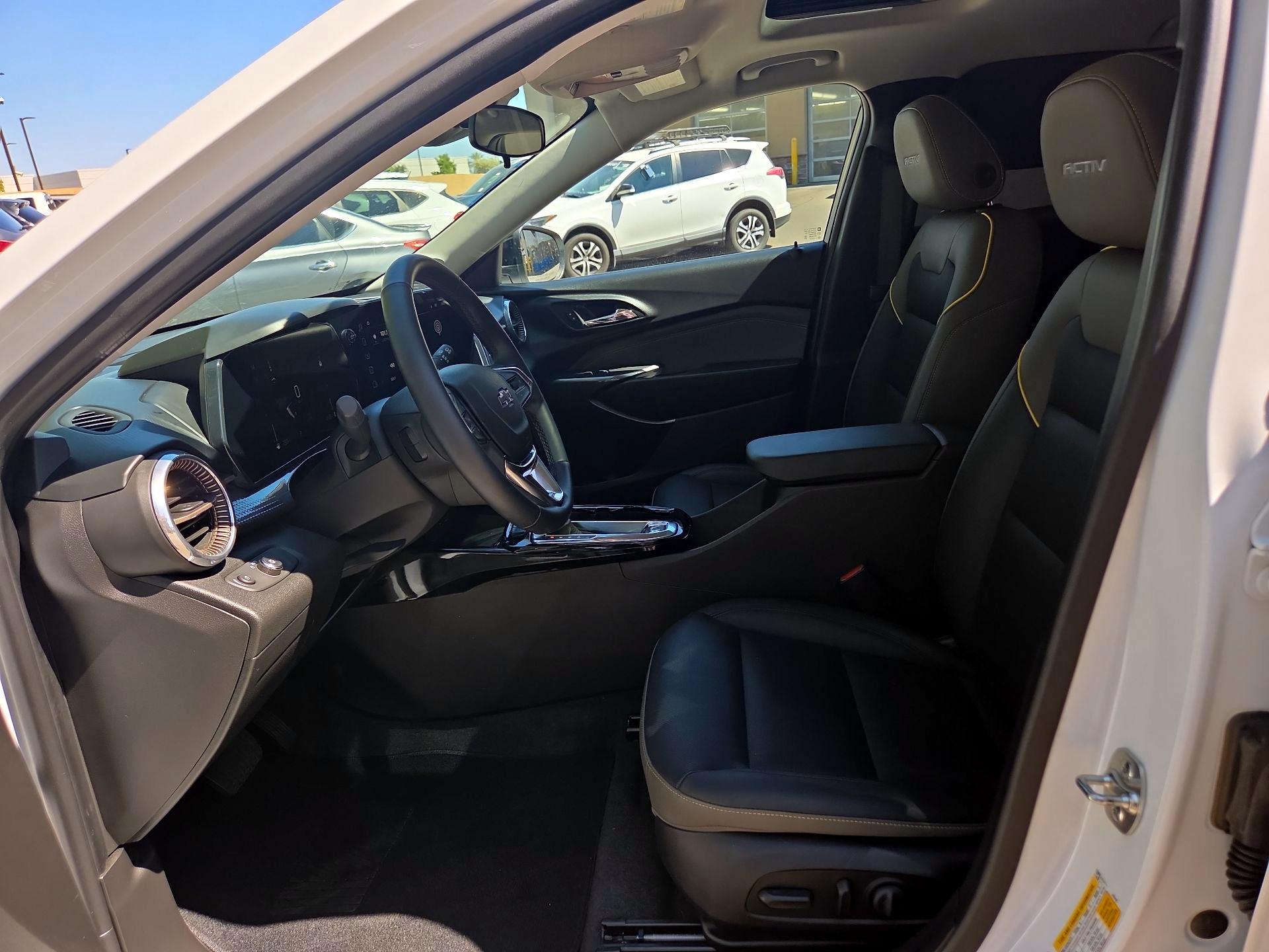 Thumbnail: 2024 Chevrolet Trax - 9