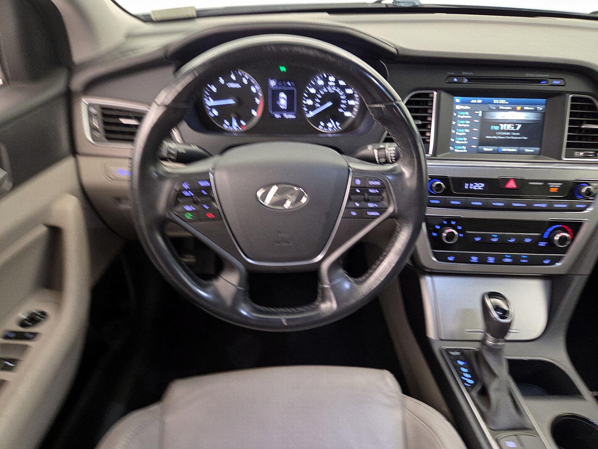 Thumbnail: 2017 Hyundai Sonata - 10