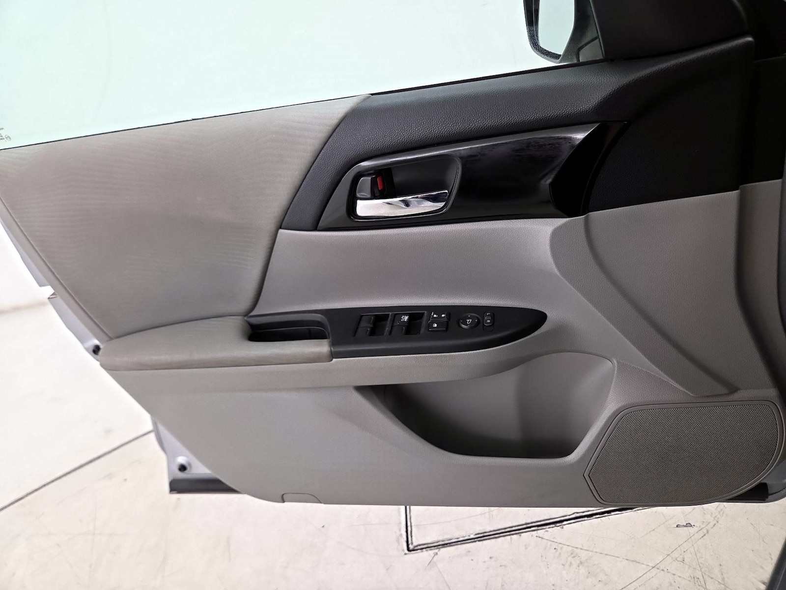 2017 Honda Accord LX - Photo 13