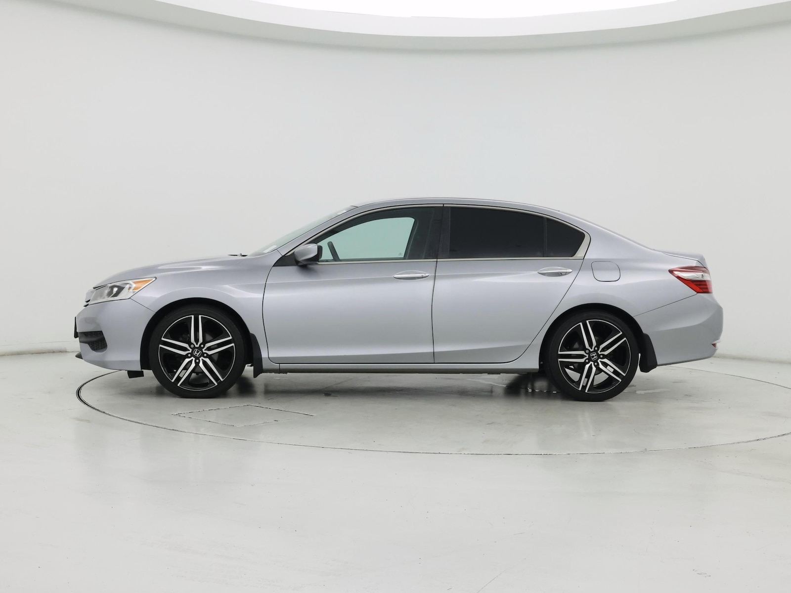 2017 Honda Accord LX - Photo 4