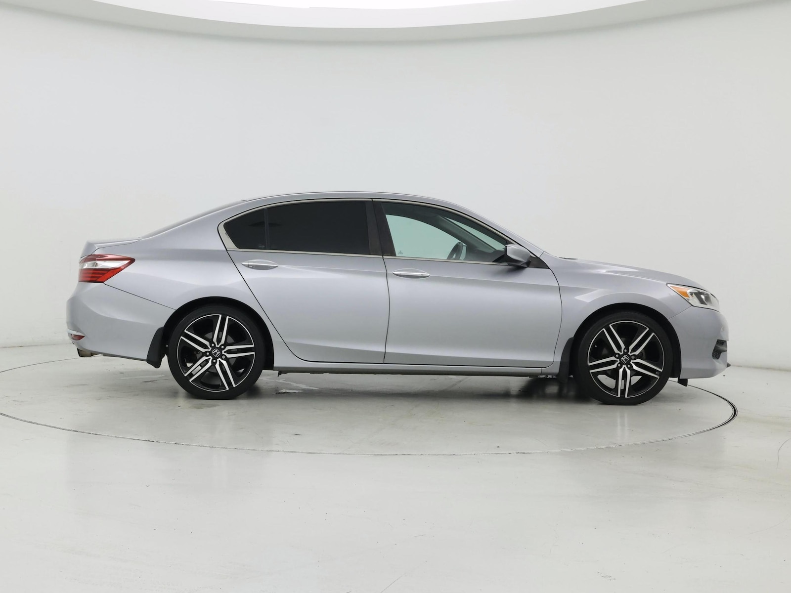 2017 Honda Accord LX - Photo 8