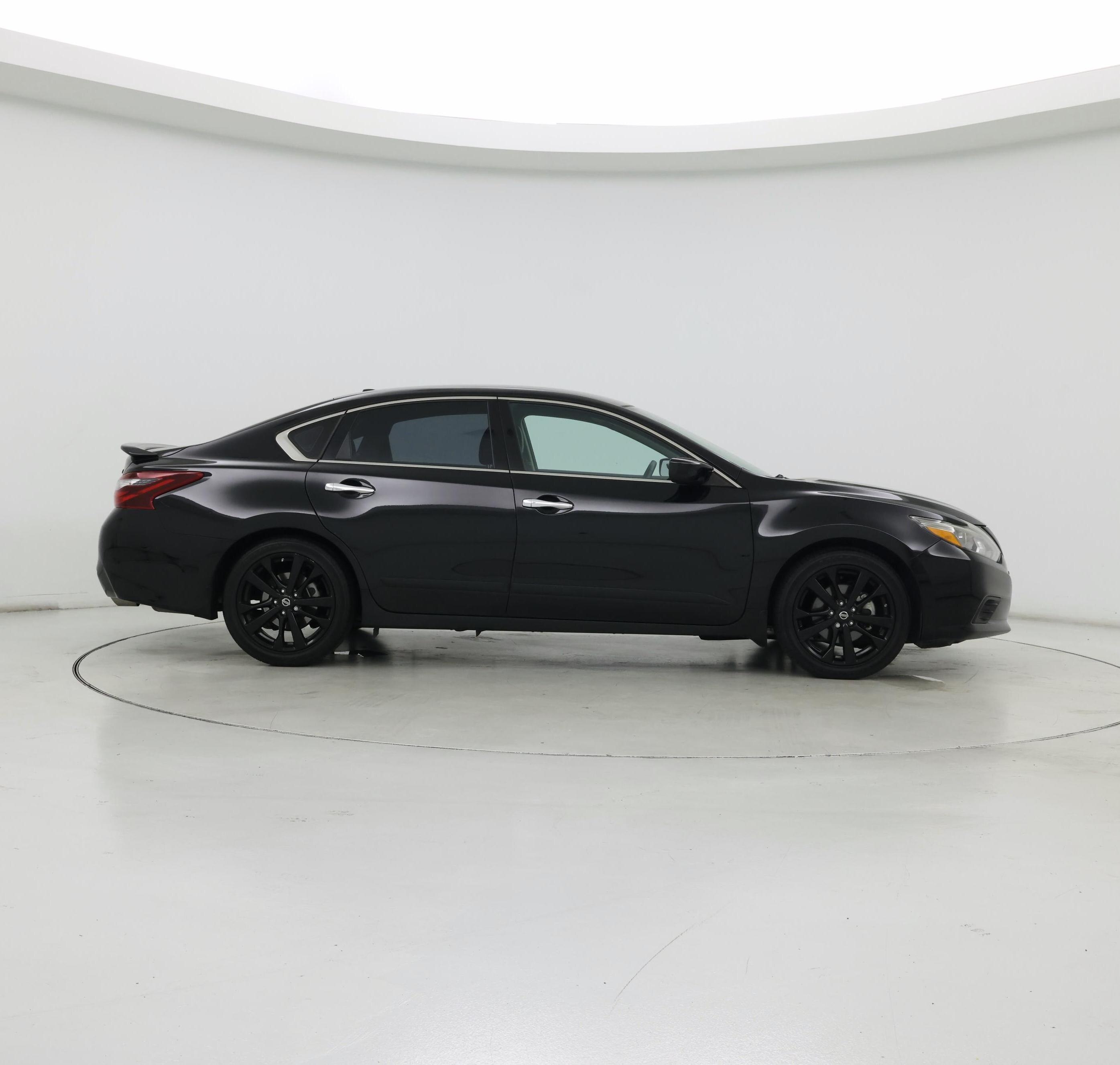 Thumbnail: 2018 Nissan Altima - 7