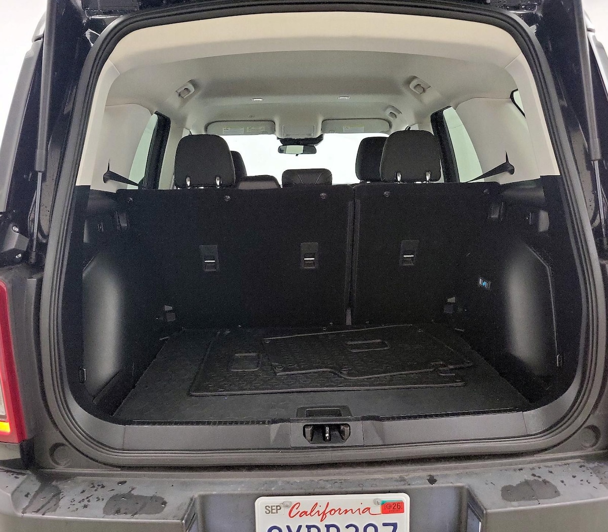 Trunk/Cargo (Seats Up)