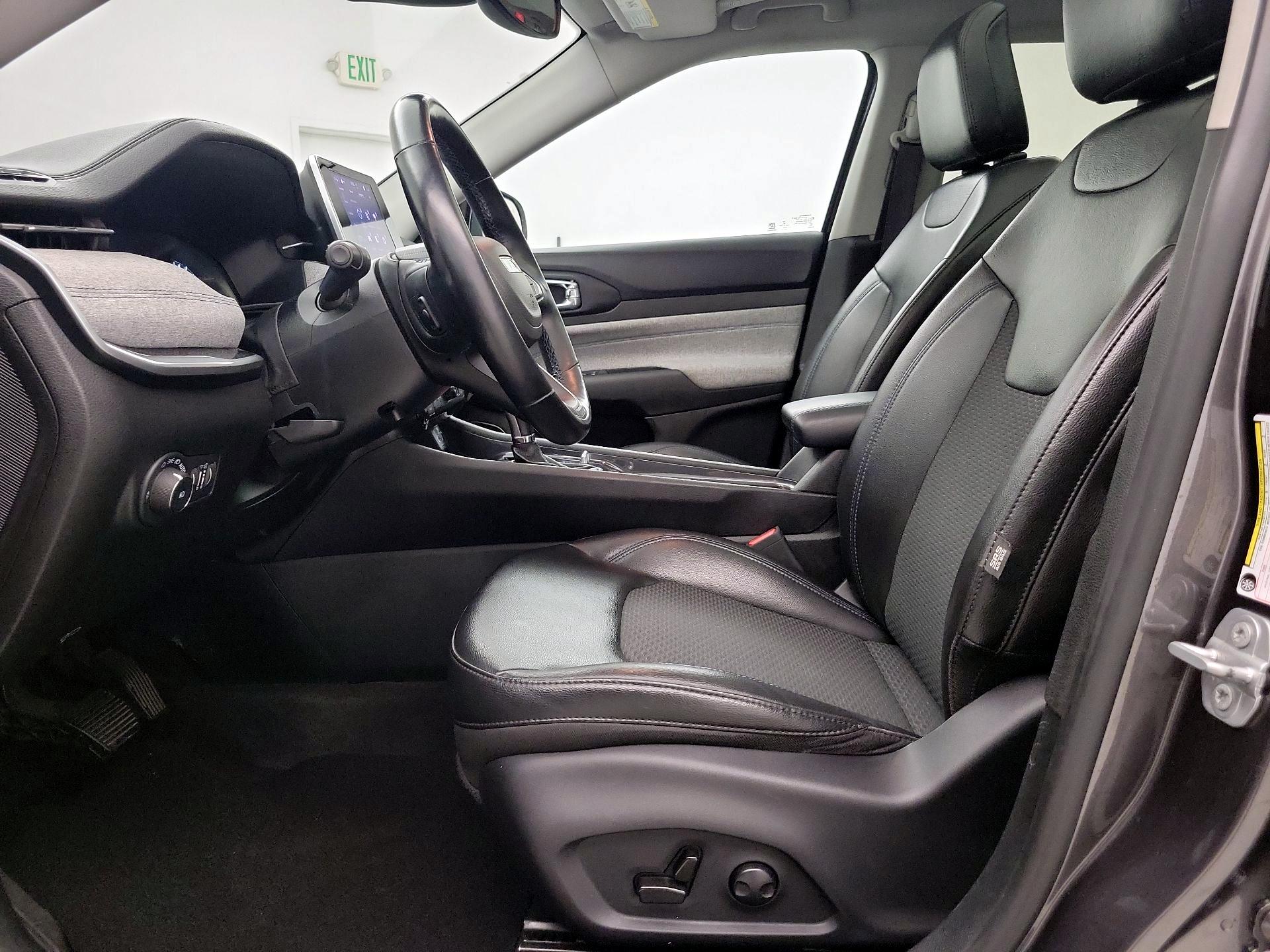 Thumbnail: 2022 Jeep Compass - 11