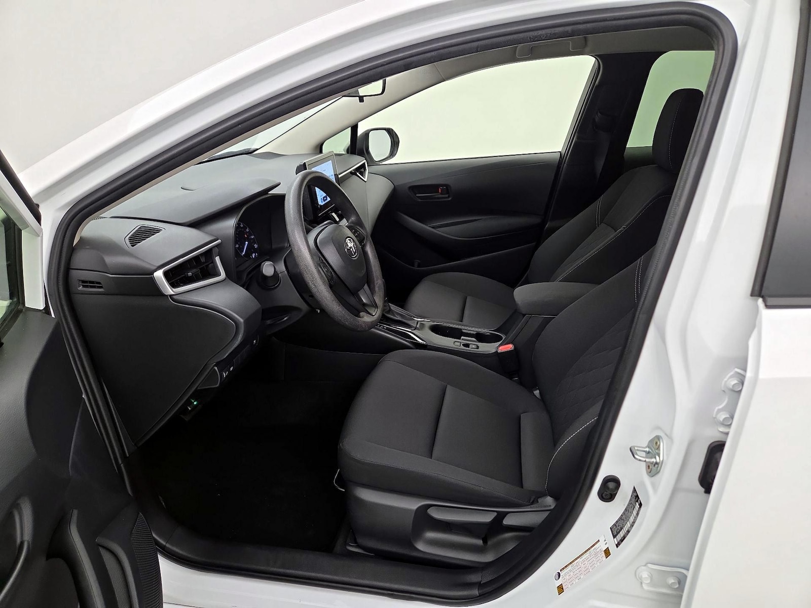2024 Toyota Corolla LE - Photo 12