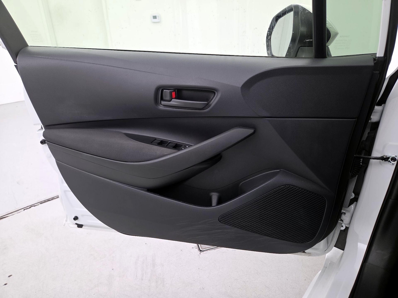 2024 Toyota Corolla LE - Photo 13