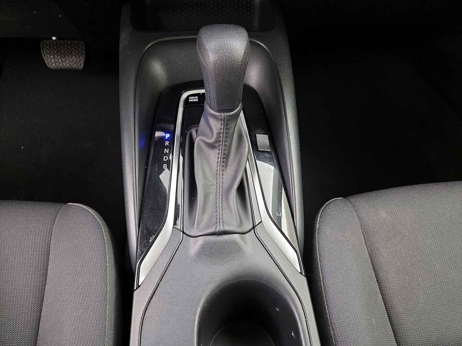 2024 Toyota Corolla LE - Photo 18