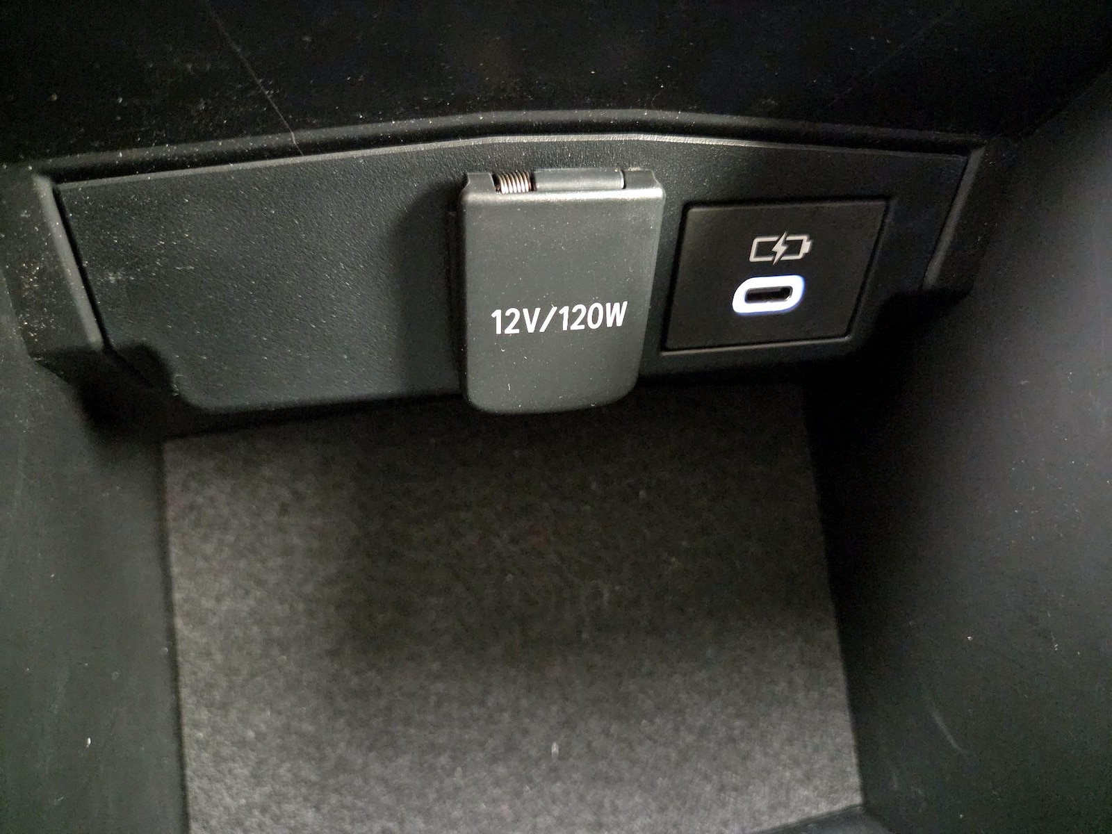 2024 Toyota Corolla LE - Photo 19