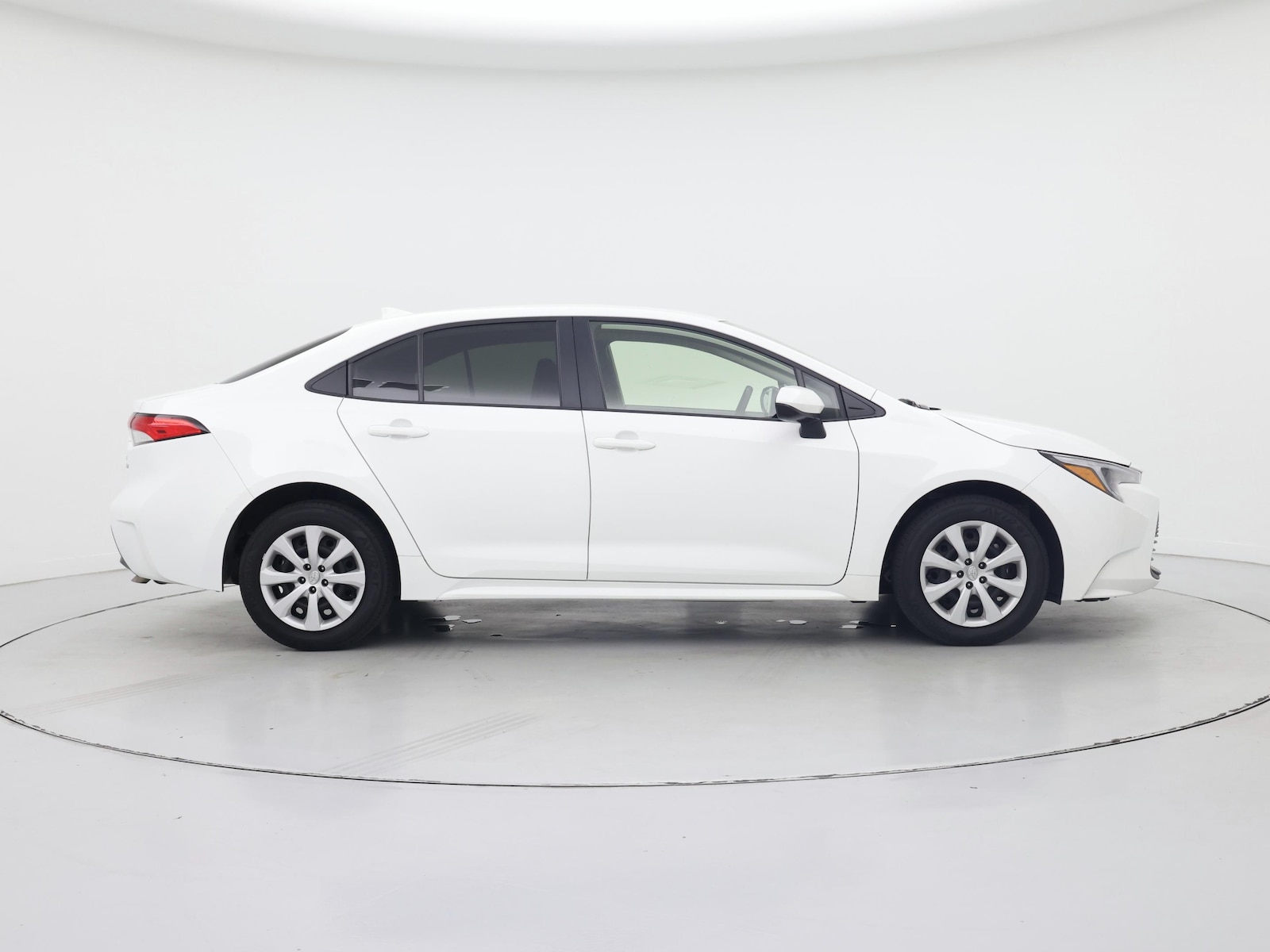 2024 Toyota Corolla LE - Photo 8