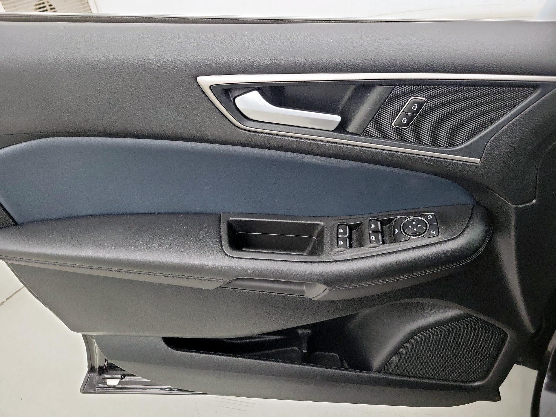 Thumbnail: 2022 Ford Edge - 12