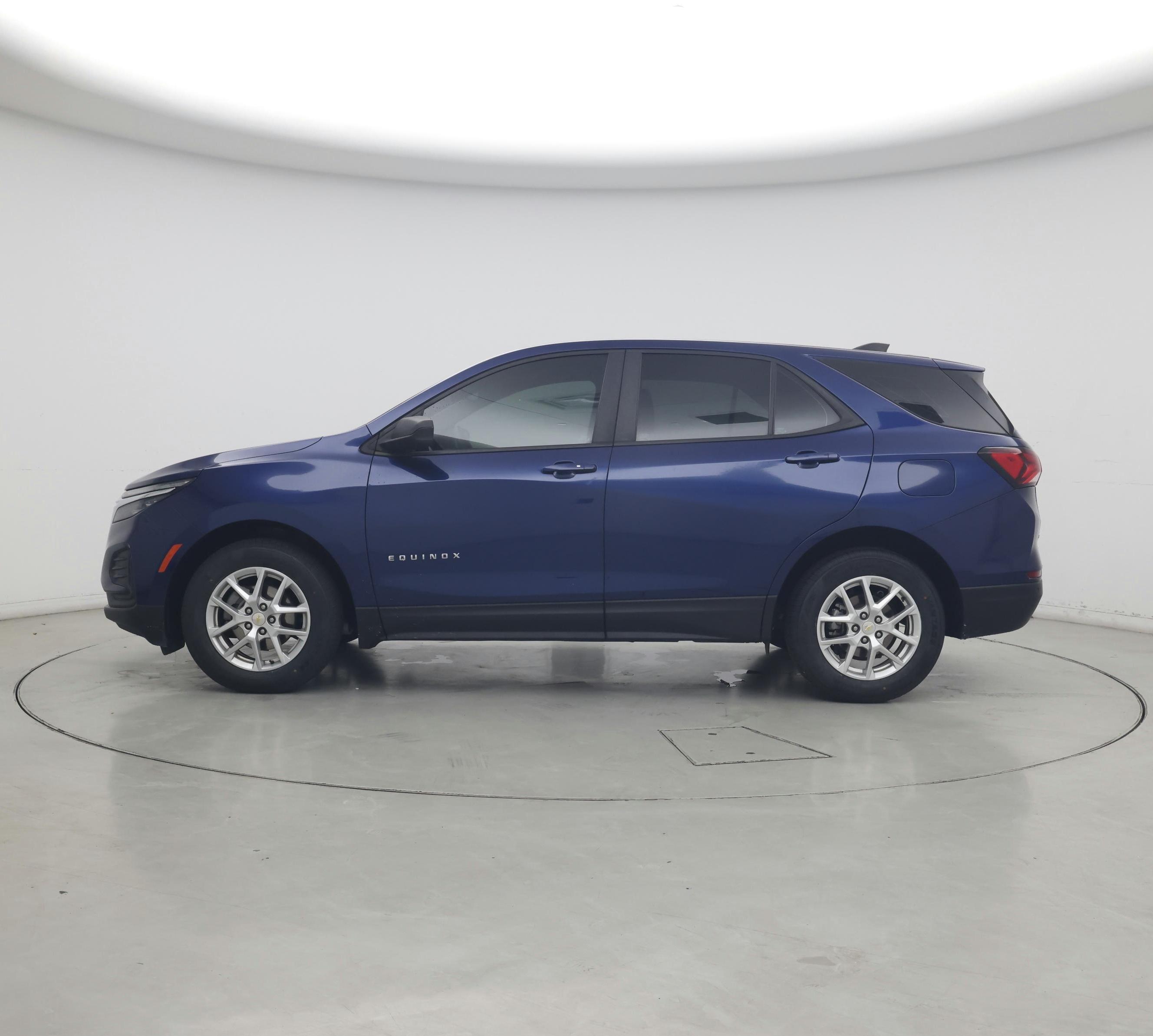 Thumbnail: 2022 Chevrolet Equinox - 3
